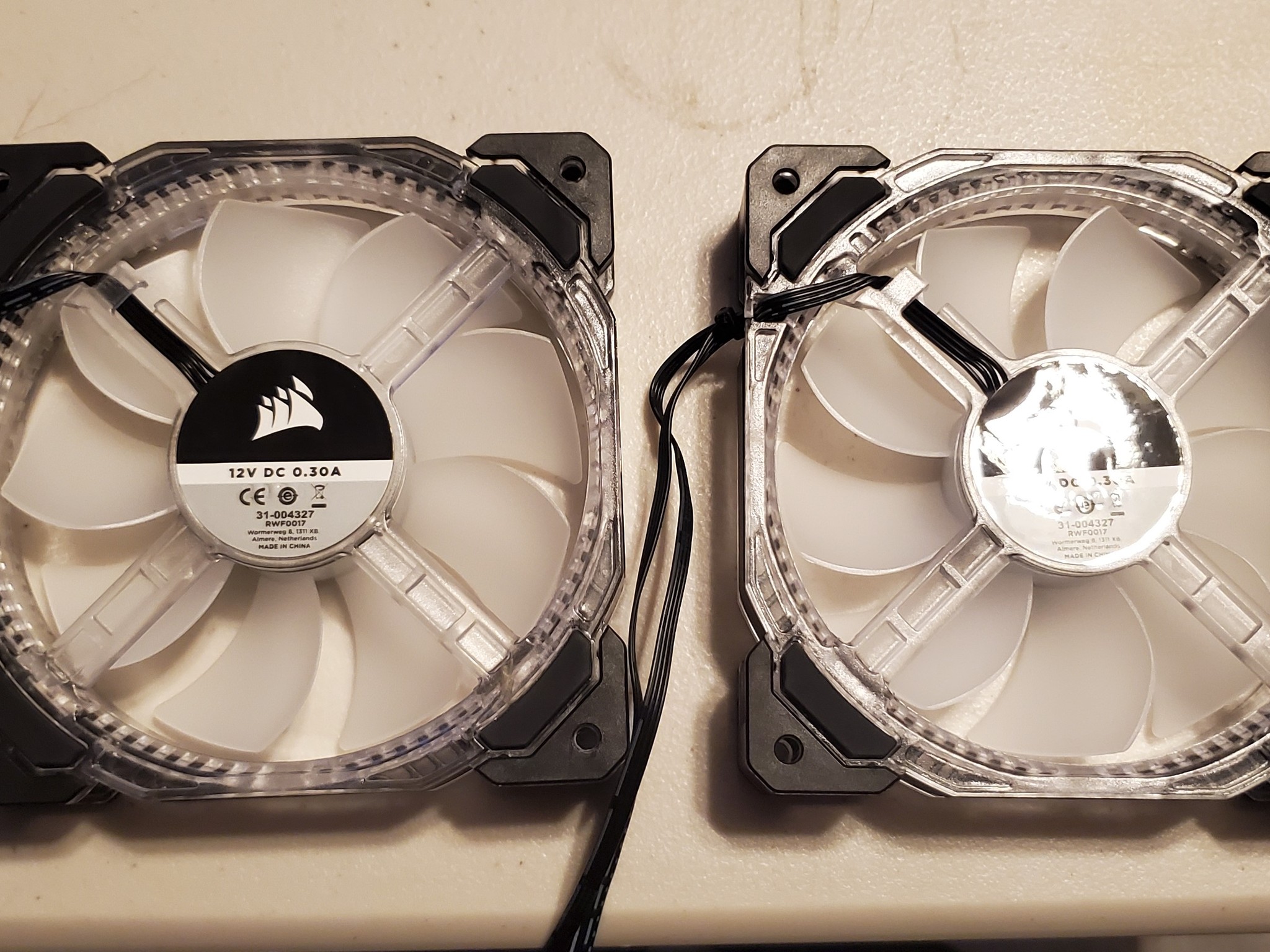 Corsair HD120 RGB LED High Performance 120mm 4pin PWM Fans (3-Pack with RGB Controller)