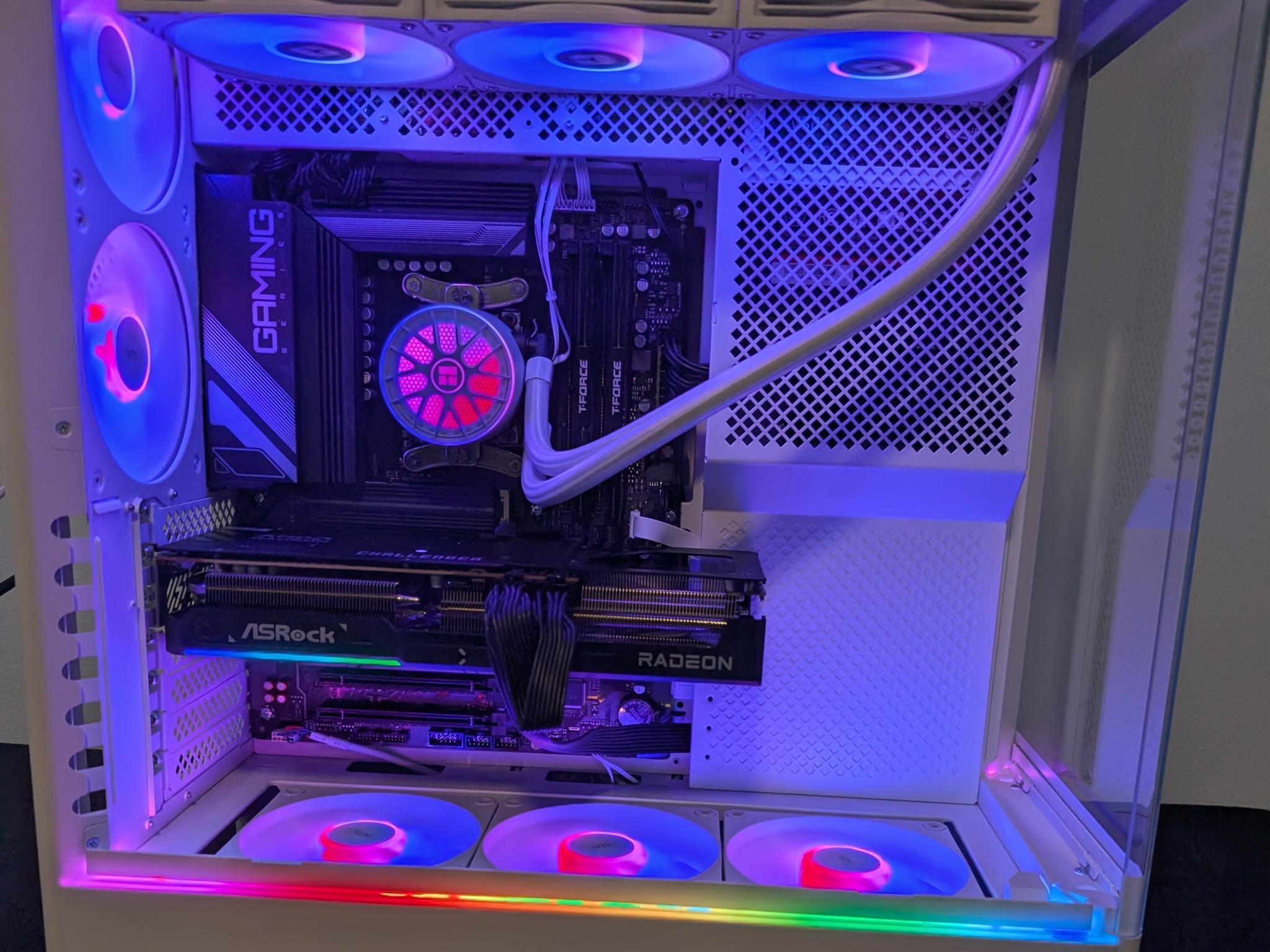 Gaming PC RX 9070-Ryzen 5 9600x-32 GB DDR5 6000-1 TB NVME mostly new