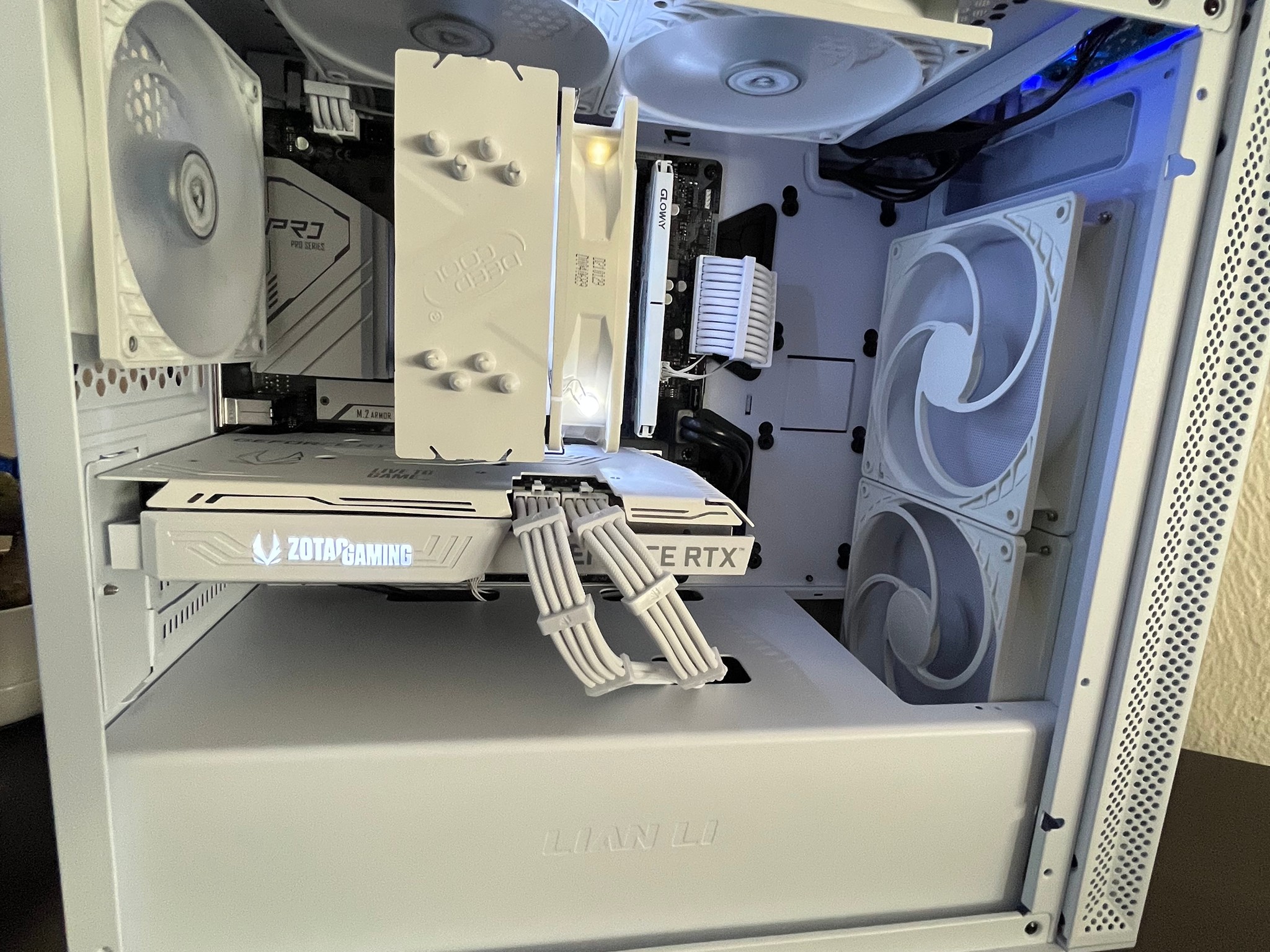 White-Out V3 Intel i5 11600K/RTX 3060 12GB