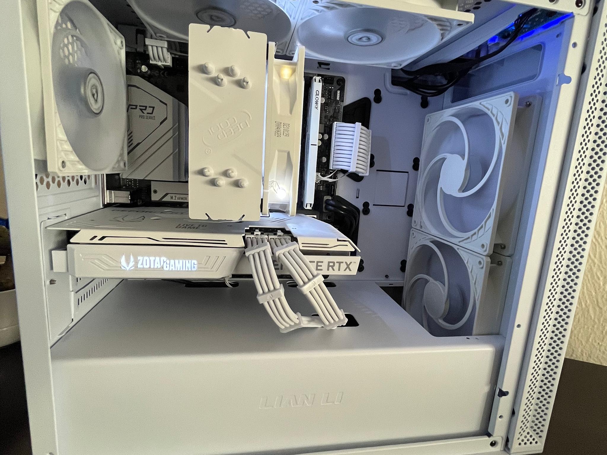 White-Out V3 Intel i5 11600K/RTX 3060 12GB