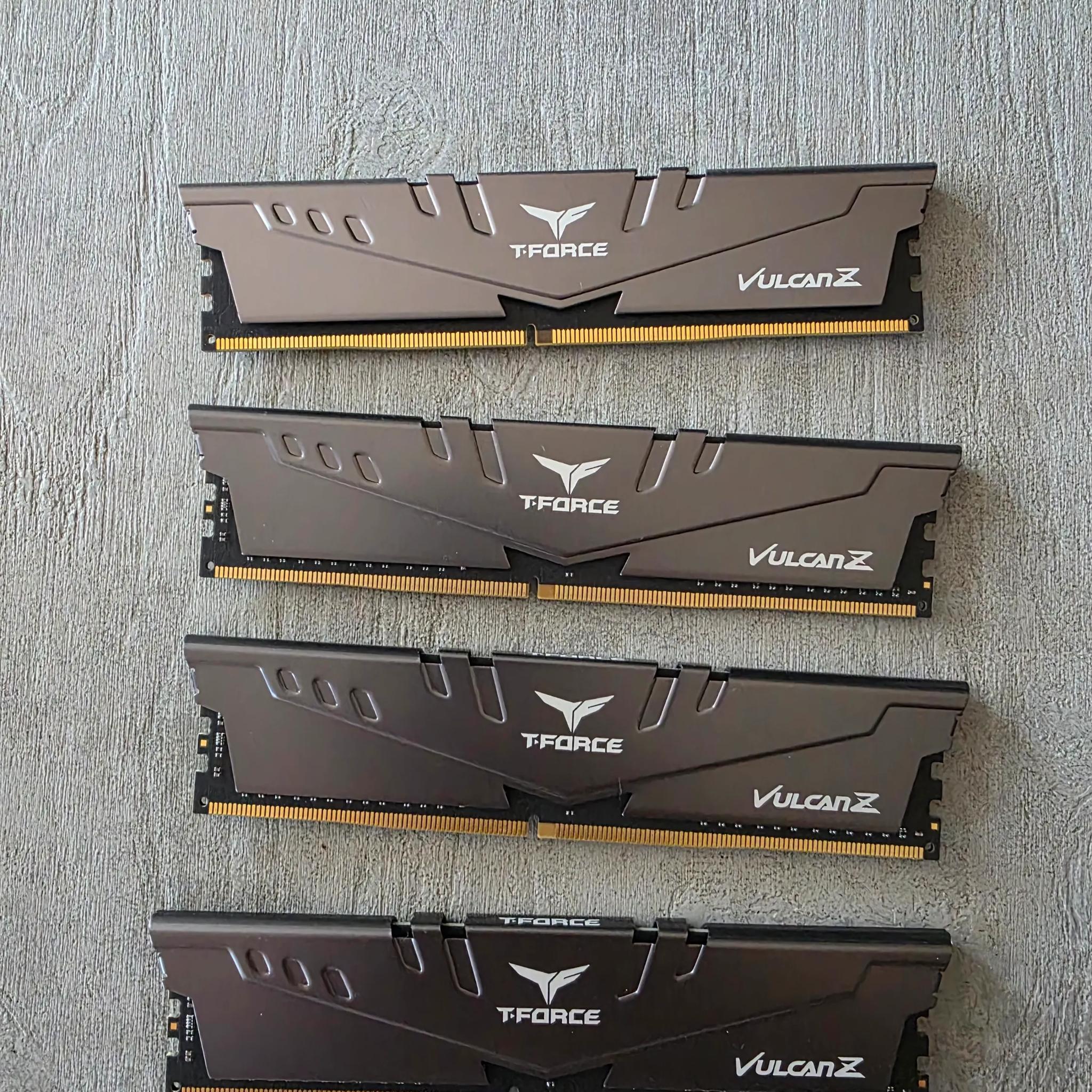 Team Group 32GB DDR4 8x4