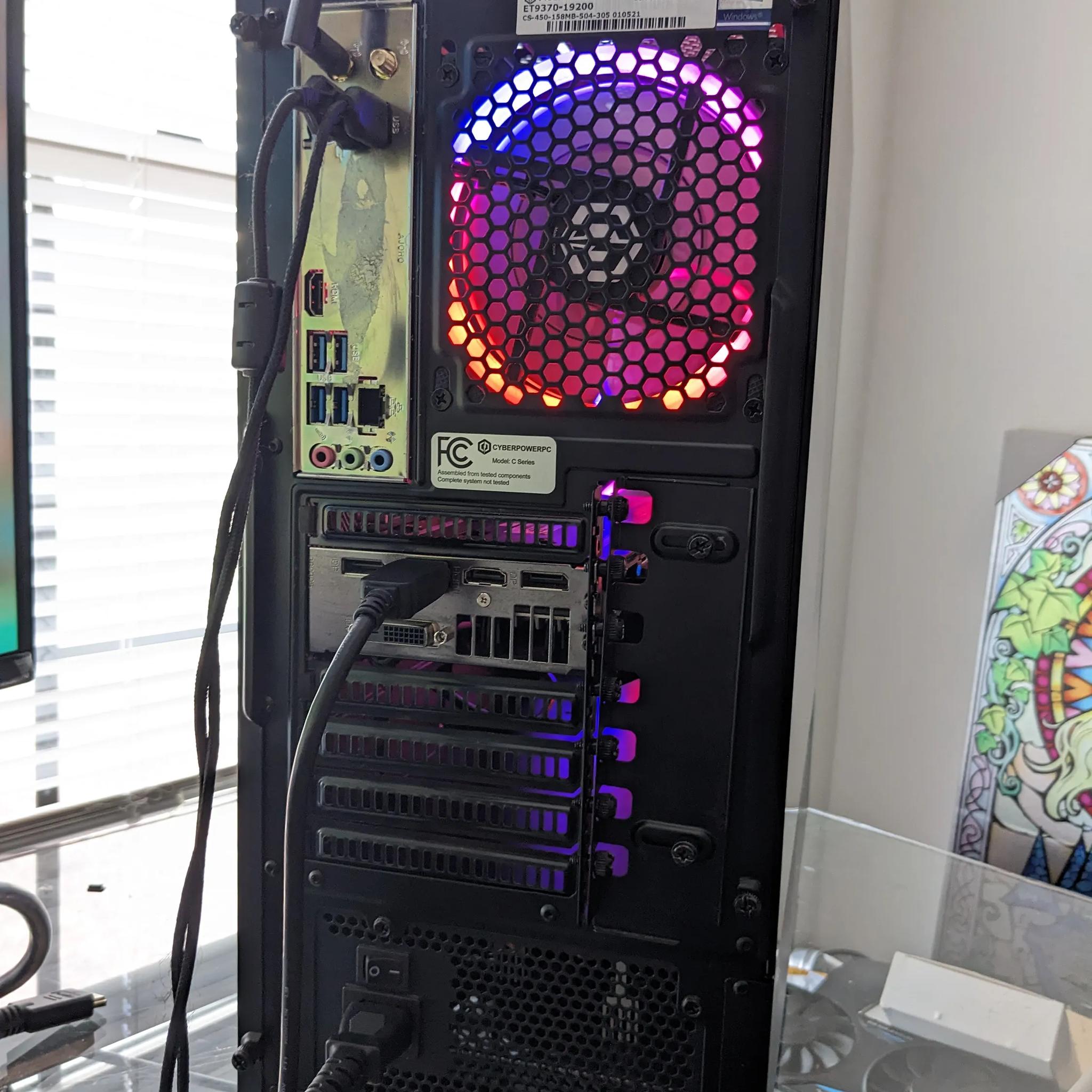 Phanteks, Win11, Ryzen 3100, 32gb ddr4-3200, R9 390 8gb GPU, SSD+HDD, BT+WiFi