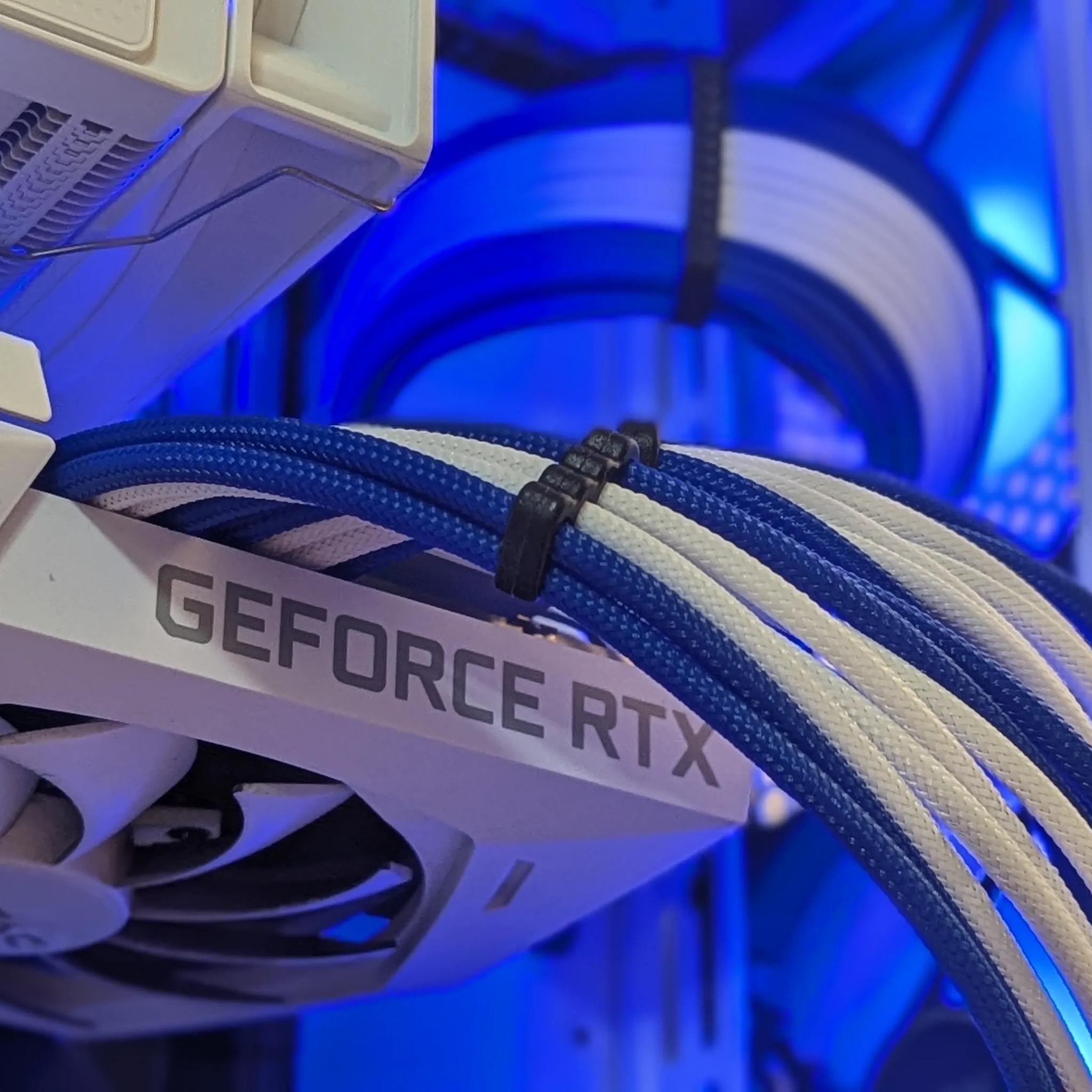 🧊 Frozone – White & Blue RTX 3060 Ti Build | 3700X + 1TB NVMe + 32GB DDR4 🎮❄️