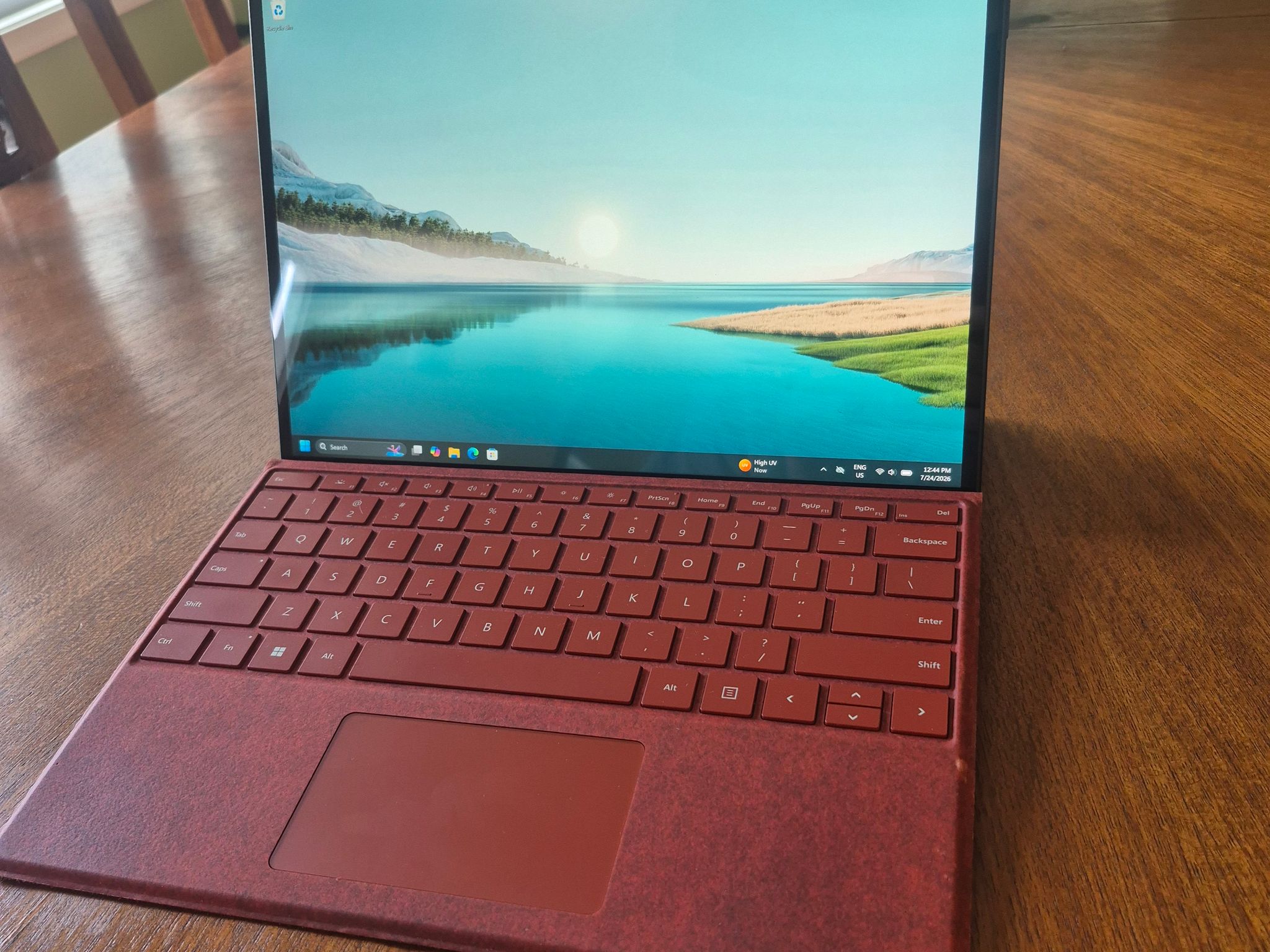 Microsoft Surface Pro 8 1TB SSD 16GB RAM Intel i7-1185G7 + Keyboard, Pen & Dock