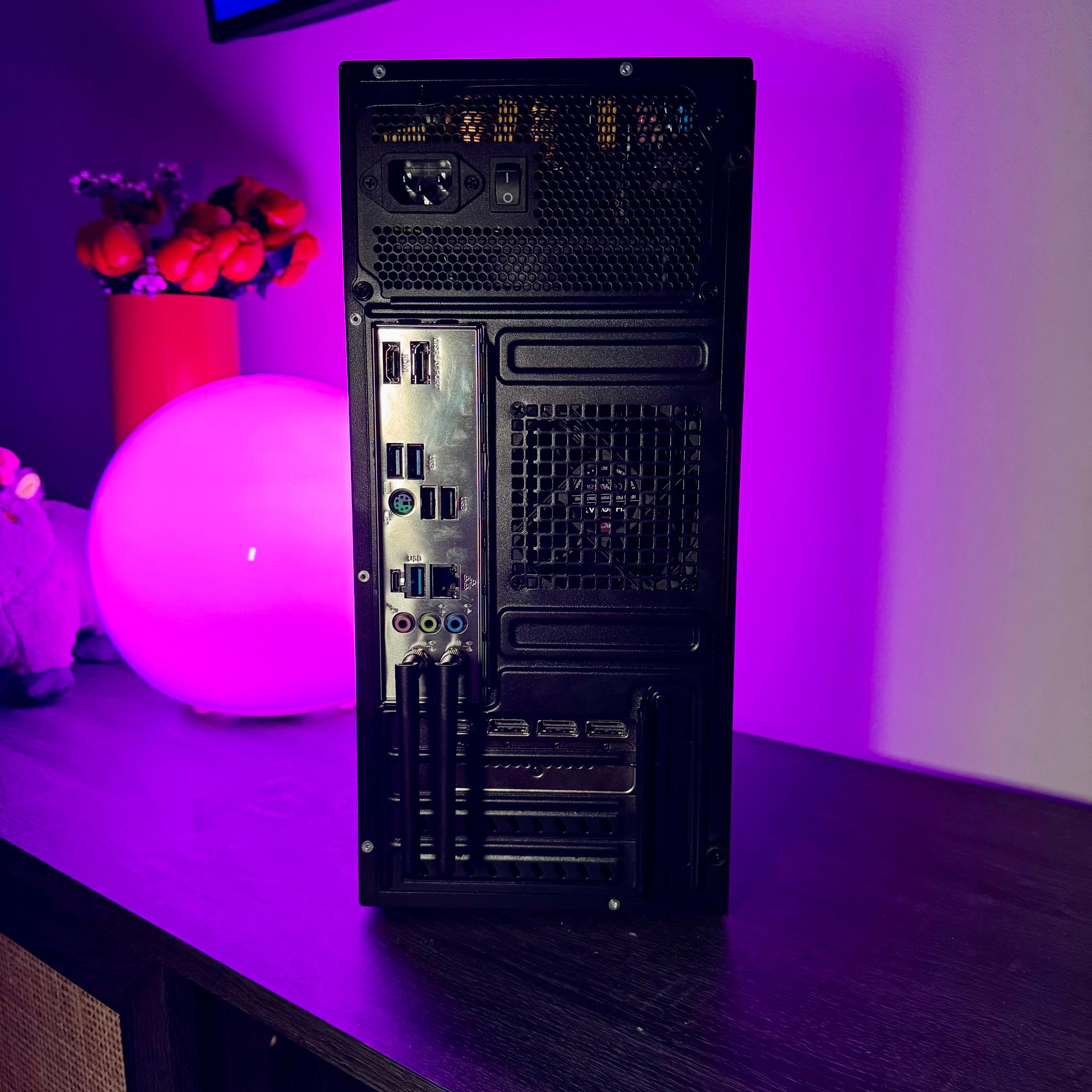 Blackout SFF - 5800XT - MSI 5070 - 32GB RAM - 1 TB - 15L