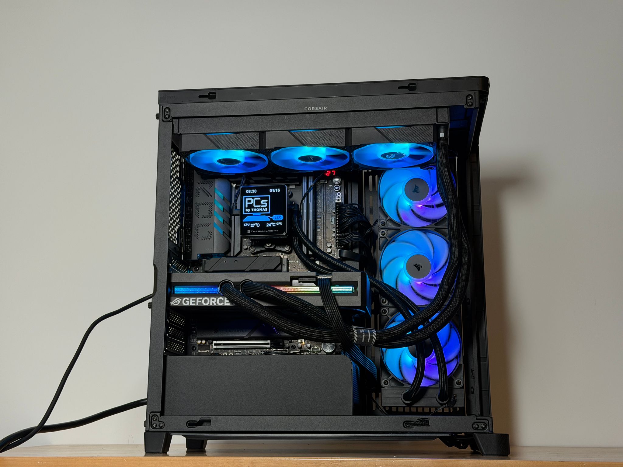 RTX 5090 Astral Liquid Cooled, Ryzen 7 9800x3d Gaming/Workstation PC