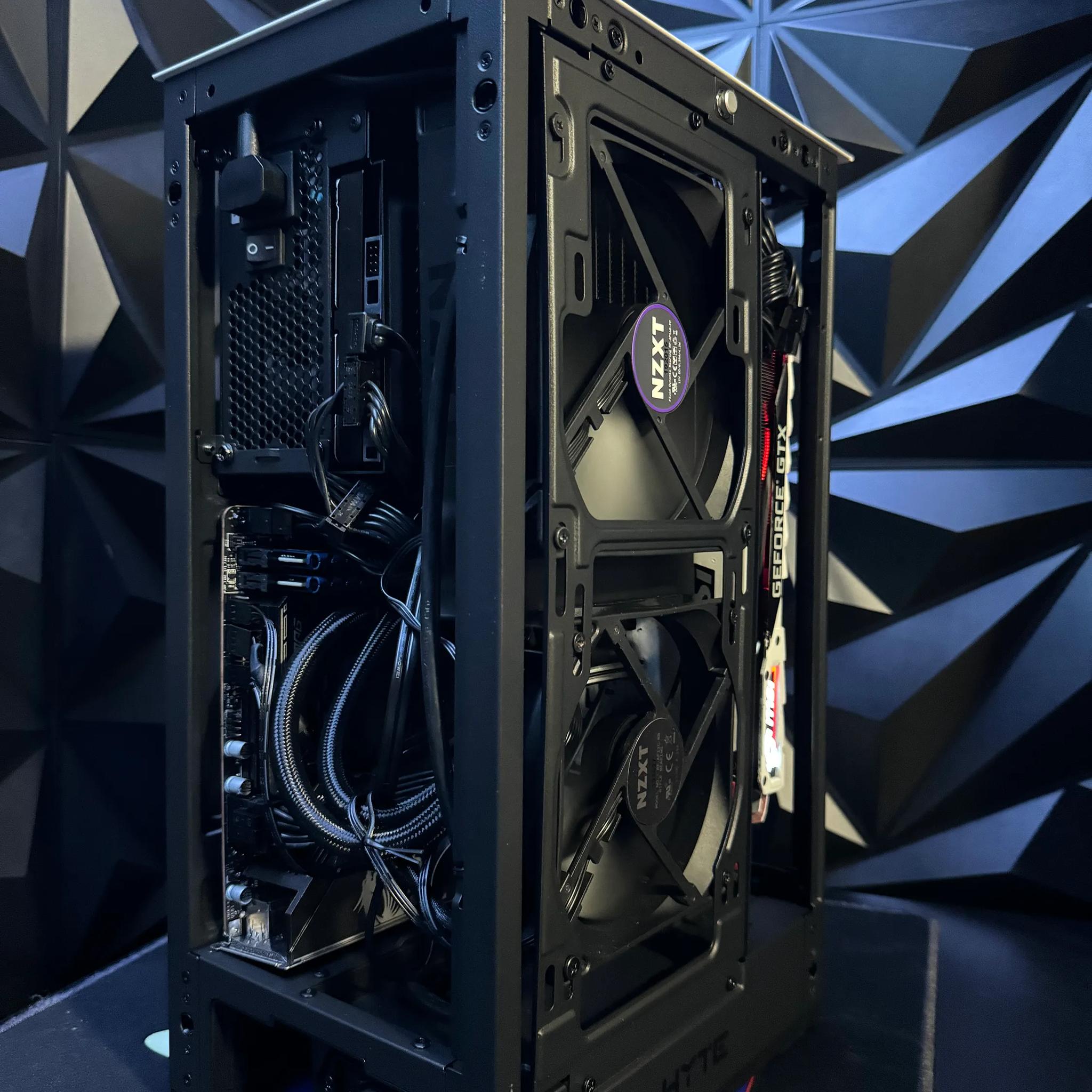 ⚡🏢🏃Power Tower GO⚡🏢🏃 Intel i9| GTX 1080Ti | 32 GB DDR4| 1 TB NVME| 4 TB HDD|
