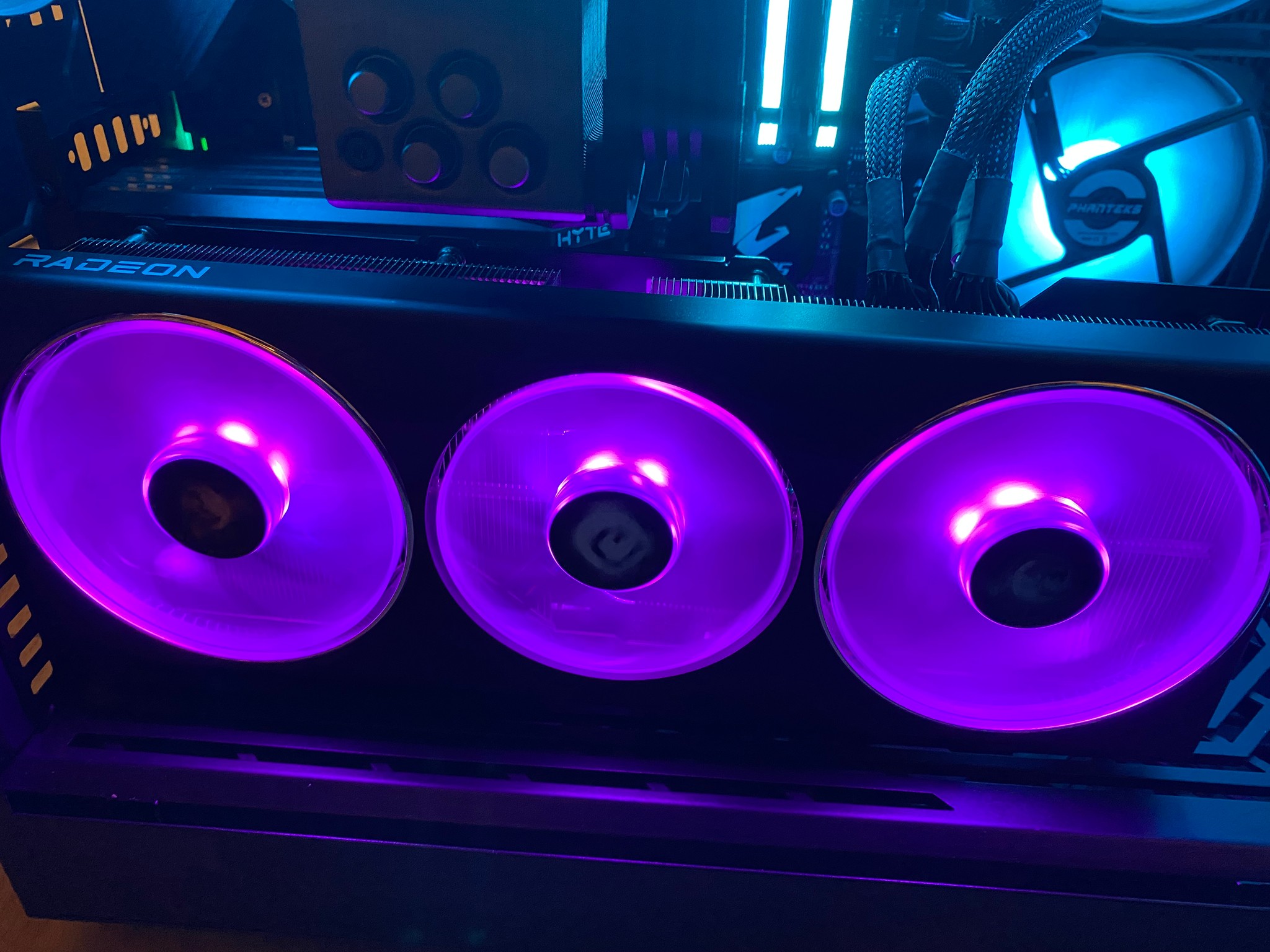PowerColor Hellhound AMD Radeon RX 7900 GRE 16GB