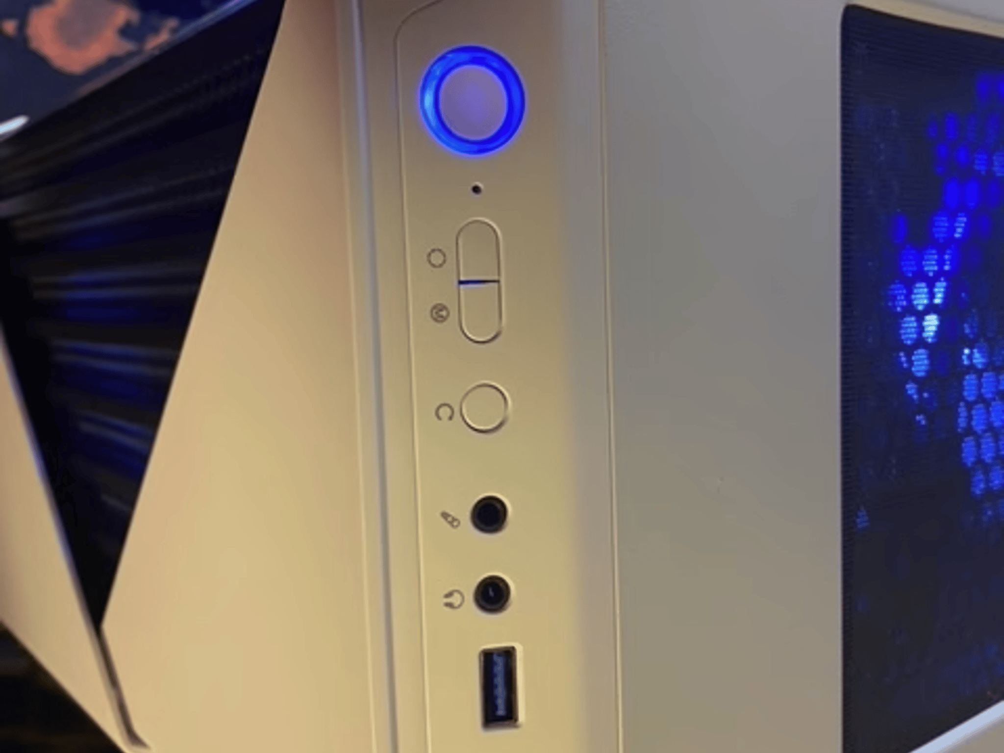 White Turbo COC Ryzen 5 1060 3GB