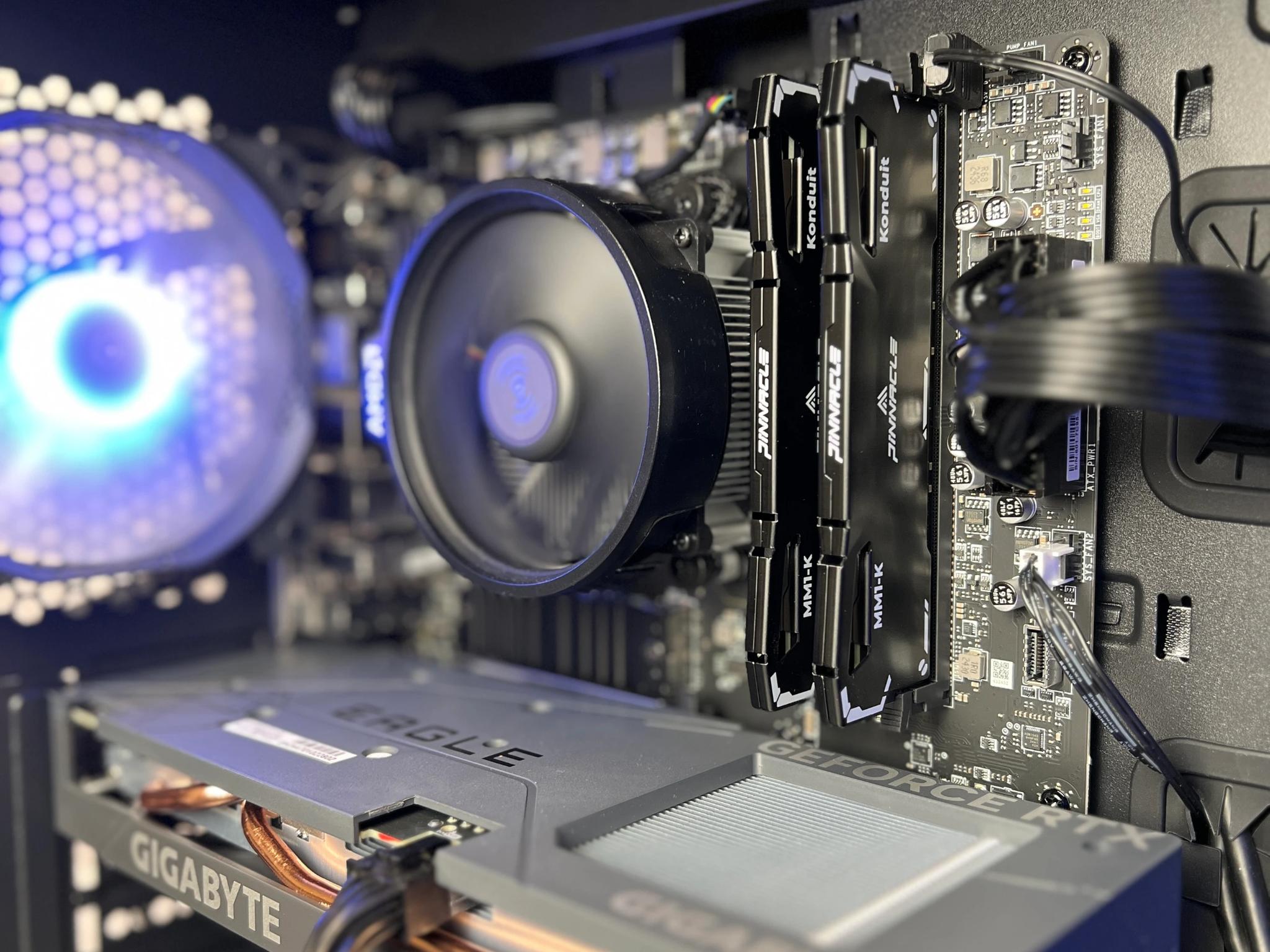 RTX 4060 Ryzen 5 5600 32GB RAM 1TB M.2 Gaming PC