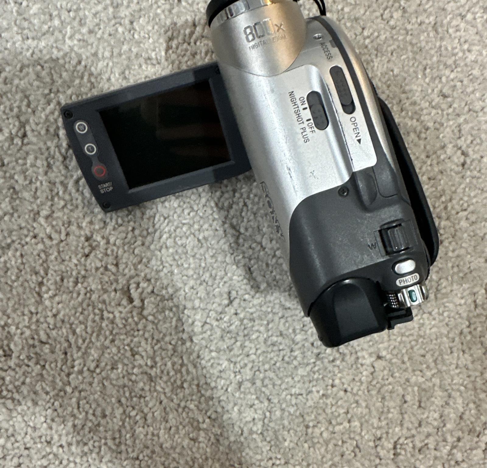 Sony Handycam Camcorder DCR-DVD105 Mini DVD