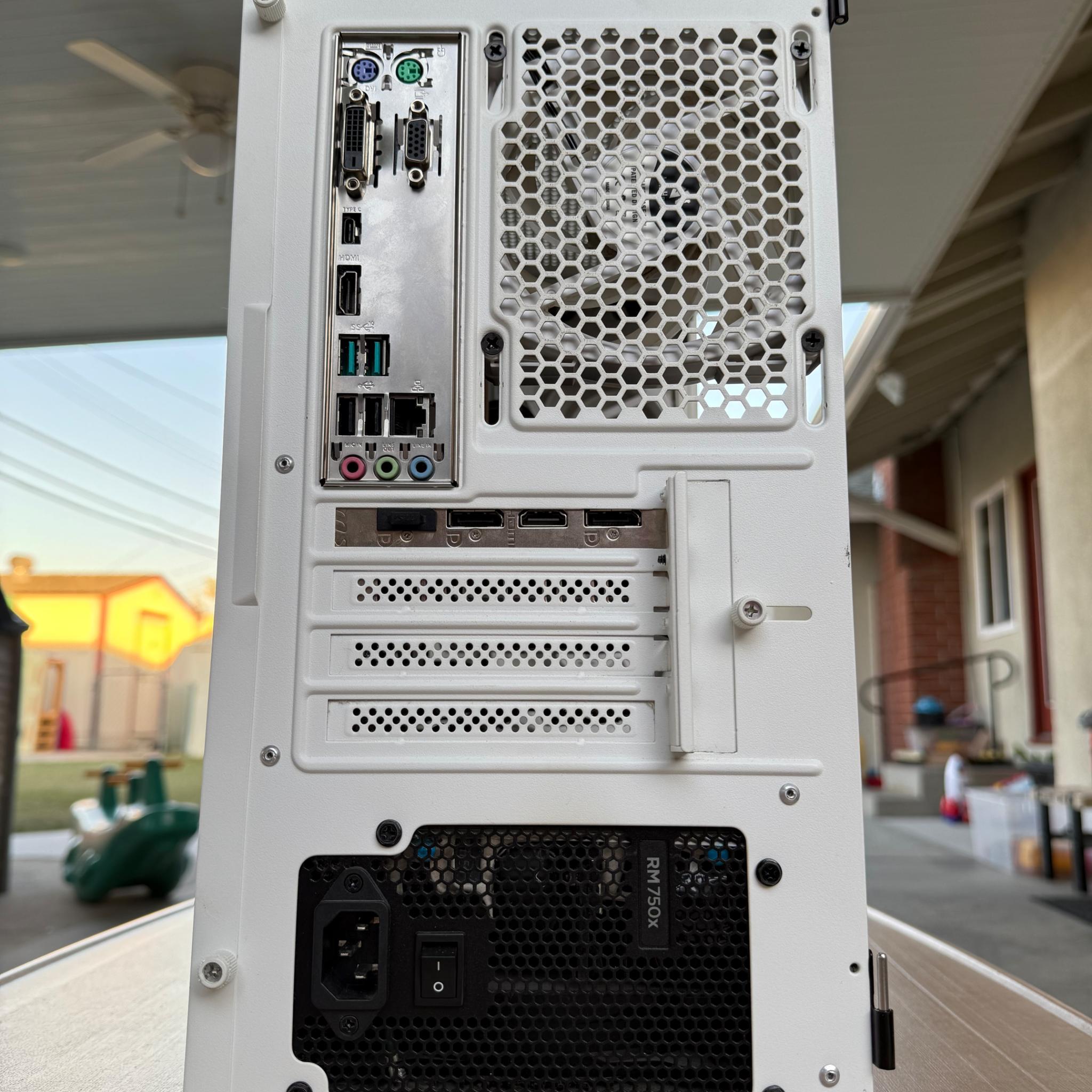 WHITE SHADOW i5 9400f 1660 ti 1.5tb ssd