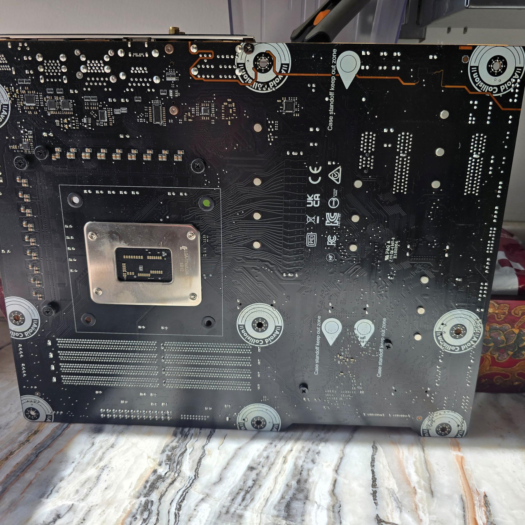 Used MSI MAG Z690 Tomahawk WiFi DDR4 Gaming Motherboard
