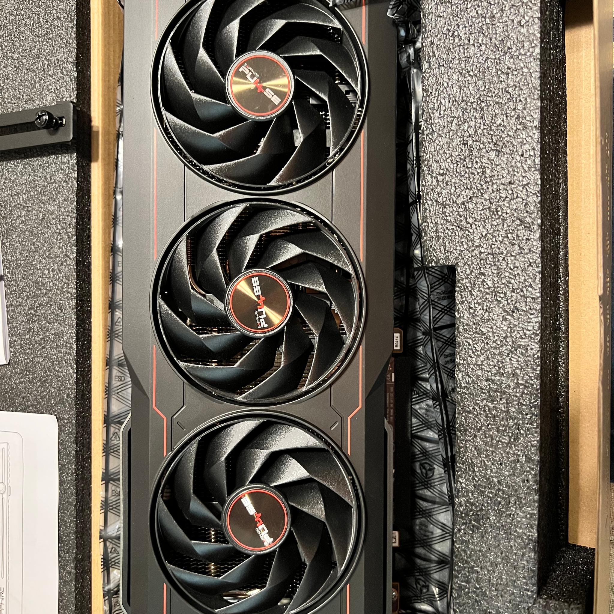 SAPPHIRE PULSE Radeon RX 7900 XTX