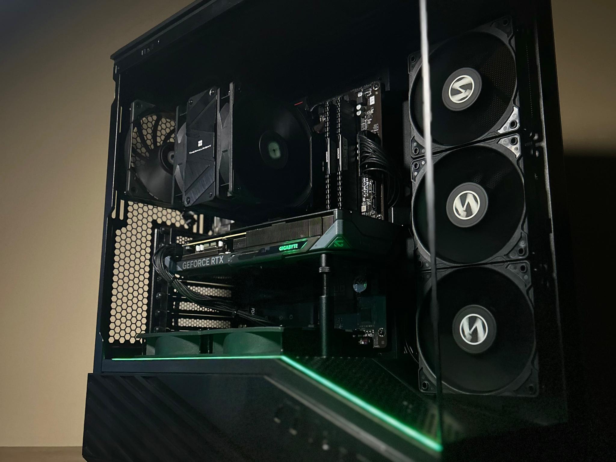 BLACKOUT🦇🖤 GAMING PC | RTX 5060 OC | RYZEN 5 5600X | 32GB DDR4 3200MT/s | 1TB SSD NVMe