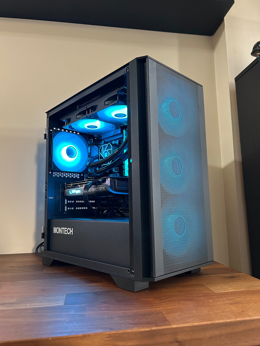 Core i5 13400F / RTX 4070 / 32GB ゲーミングPC RTX 4070 Super | Intel i5 13400F | 32GB DDR4 | 1TB SSD | WI-FI