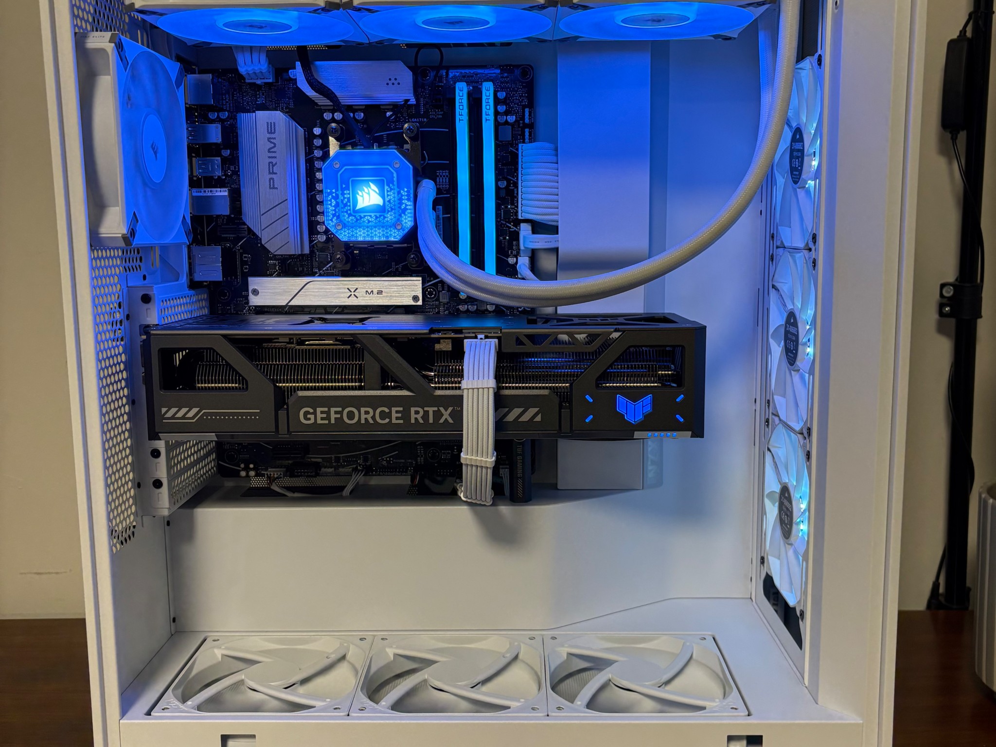 RTX 5080 | Ryzen 7 7800X3D | 32GB DDR5 | 2TB SSD | 850W PSU | 10 x Fans | AIO