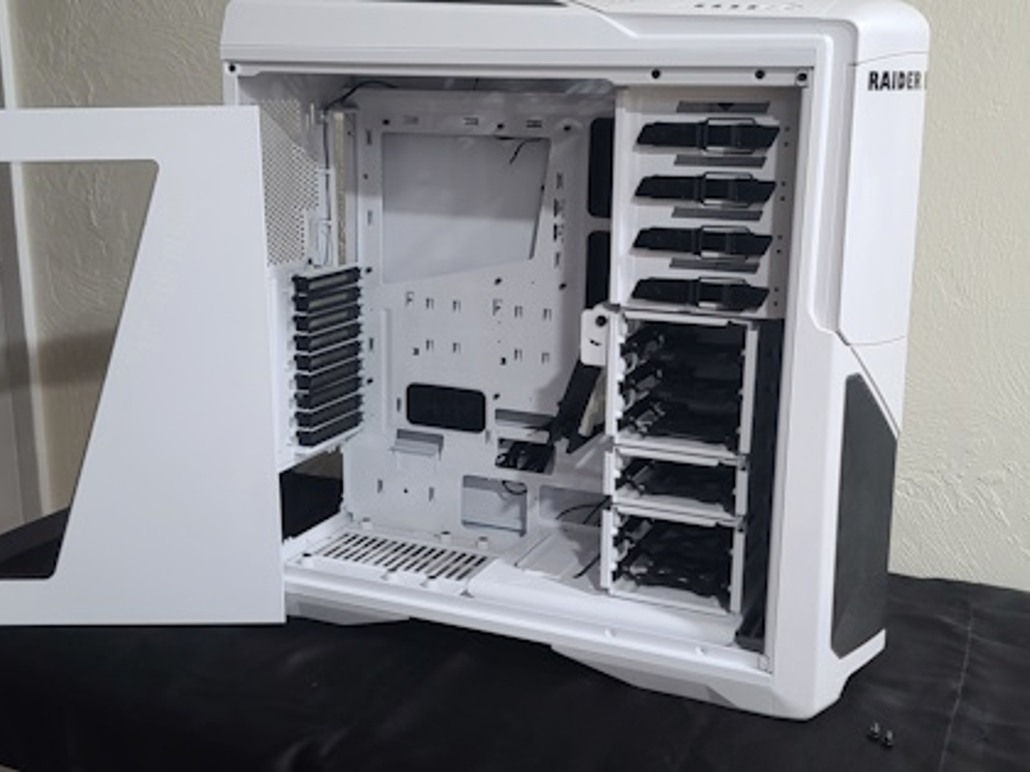 NZXT Phantom 630 Windowed Edition White Steel / Plastic ATX Full Tower Computer Case