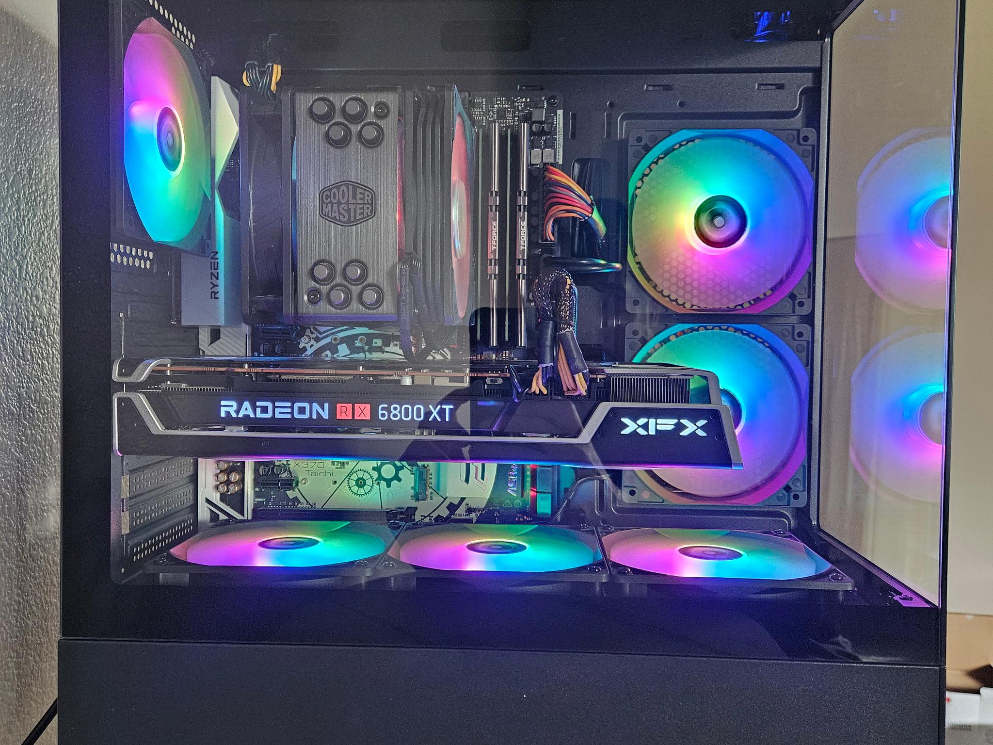 Gaming PC Ryzen 5 5600x RX 6800XT 32GB RAM 500GB+4TB WI-FI