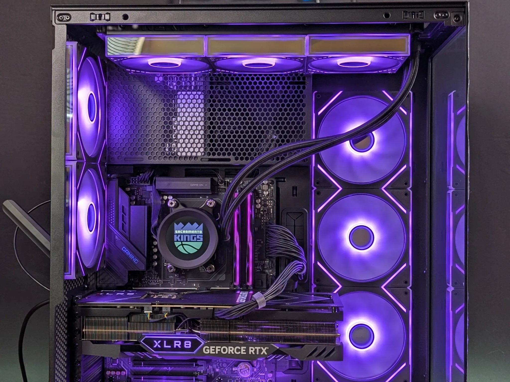 RTX 4090 // Ryzen 9 7950x3D // 64GB DDR5 // 2TB Samsung 990 Pro // WiFi