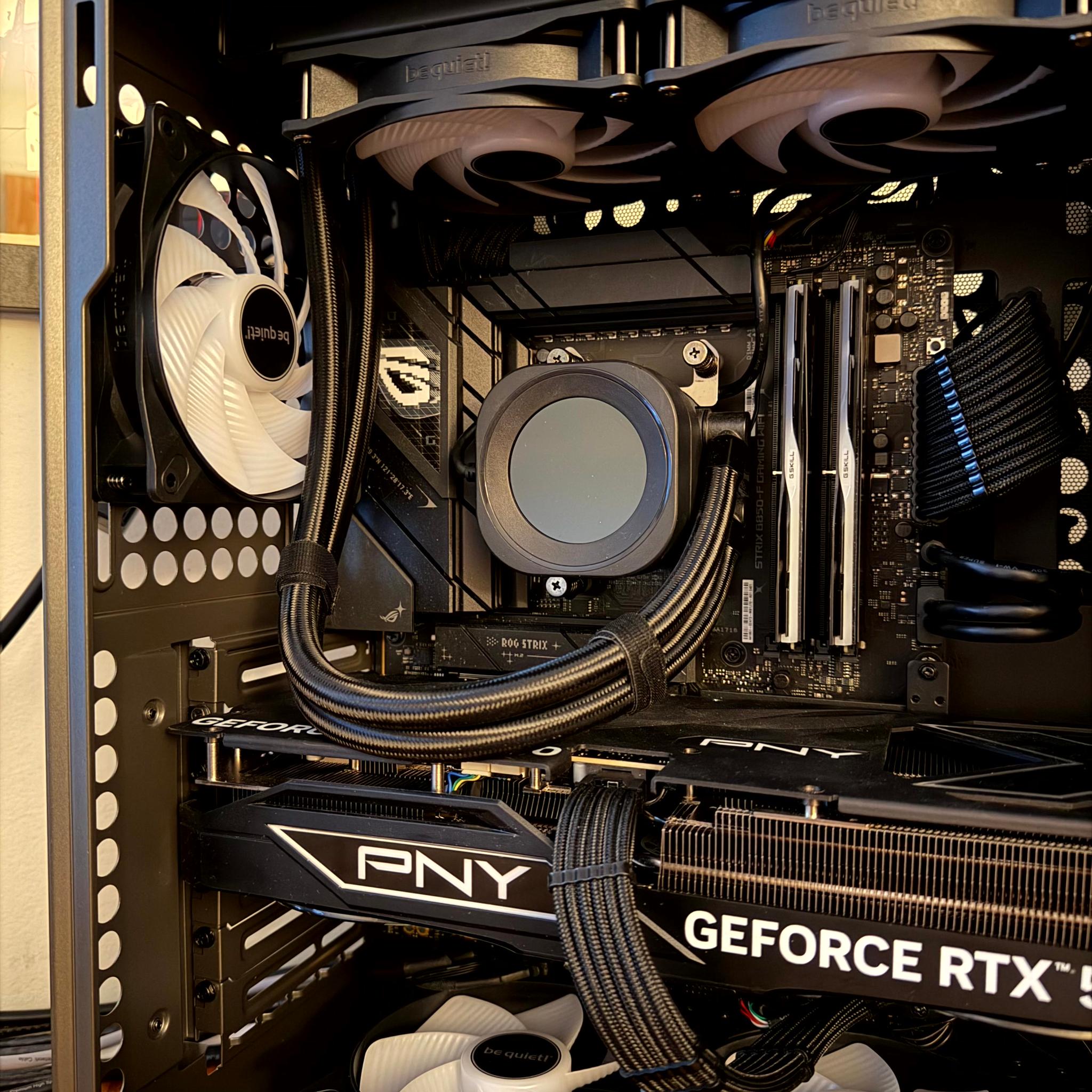 Iron Meteor - RTX 5080 OC | Ryzen 7 9850x3d | 32GB @6400MT | 2TB gen 5 NVMe  | 1000W Platinum PSU