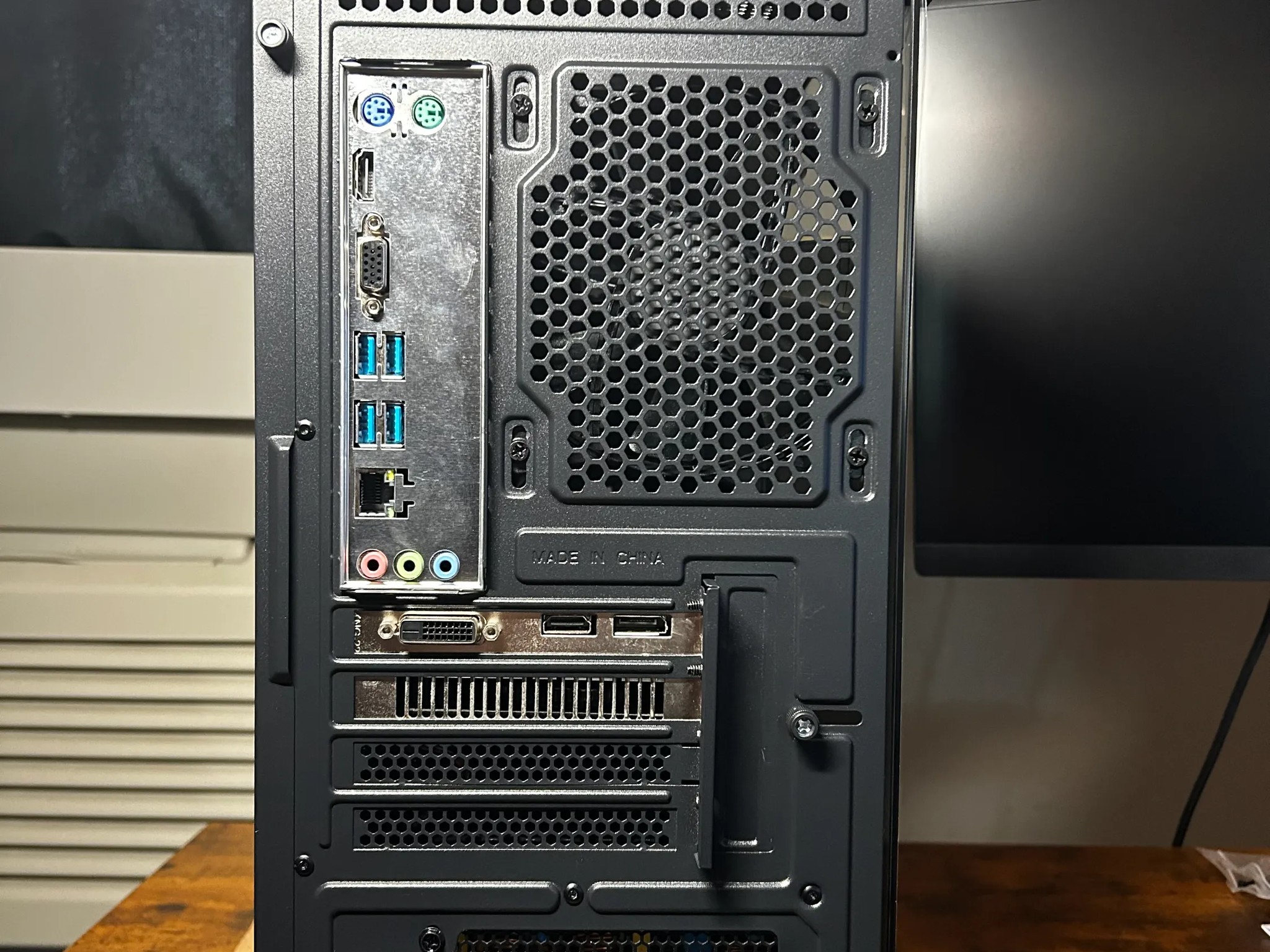 ULTRA BUDGET RYZEN 5 3600 + RTX 2060 Super GAMING PC!