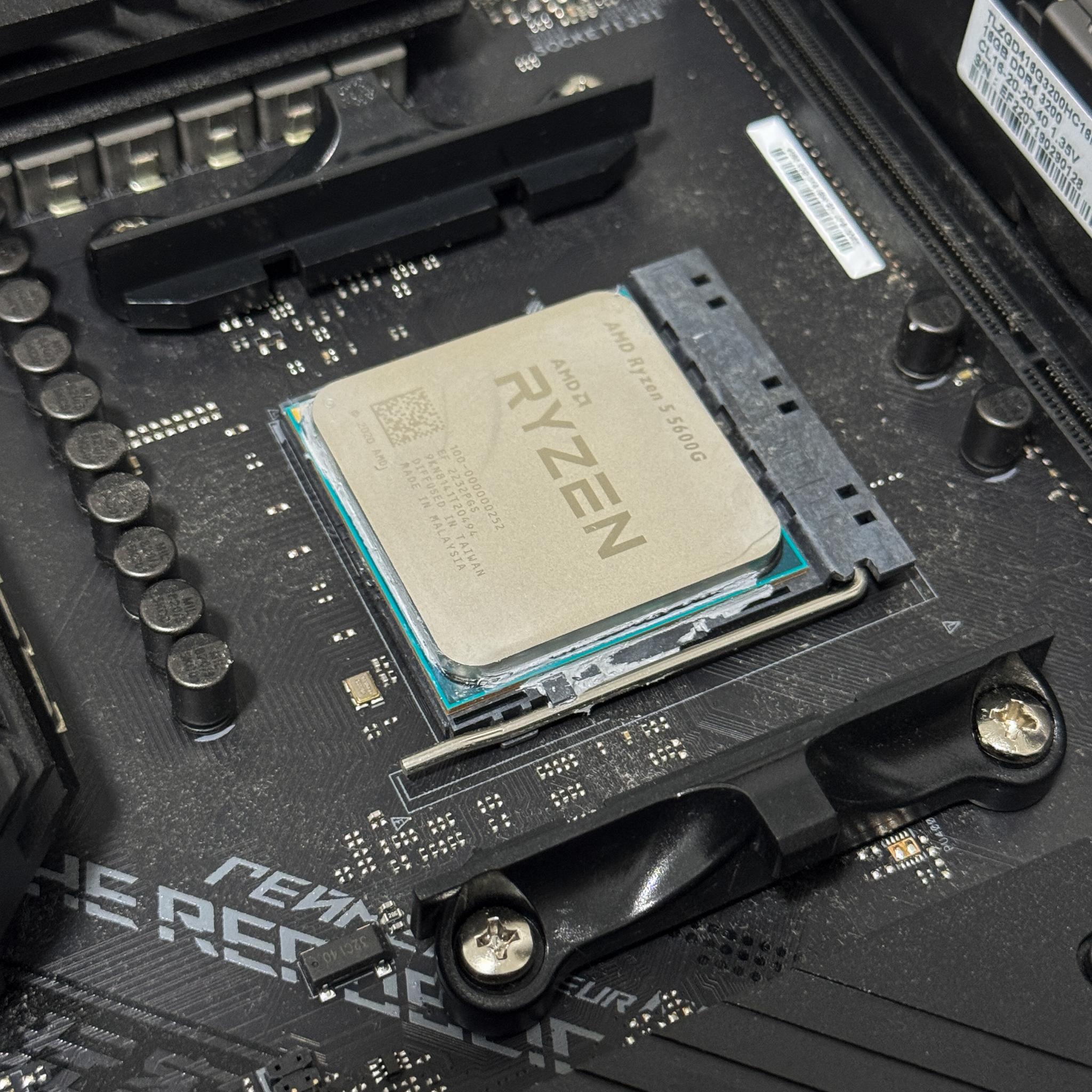 AMD COMBO! Ryzen 5 5600G / 32GB RAM / ASUS ROG STRIX B550-F Gaming Wifi II