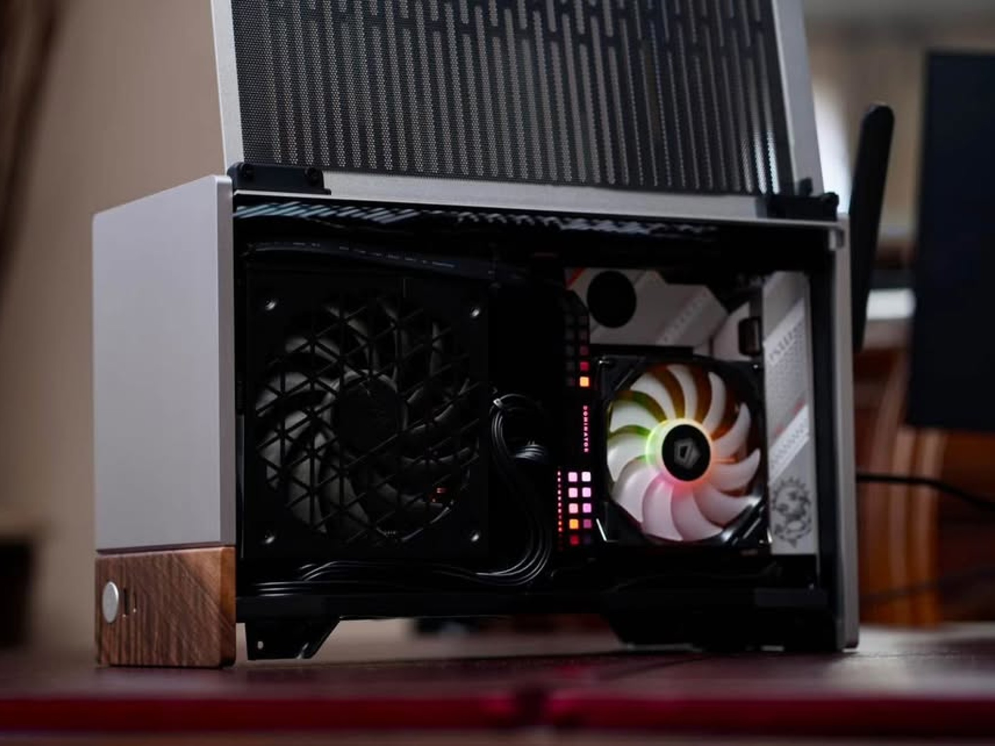 Premium Gaming PC: Fractal Terra, RTX 4080 FE, Ryzen 7900x3D, 32GB DDR5, 2TB nvMe, 850W, b650 ITX
