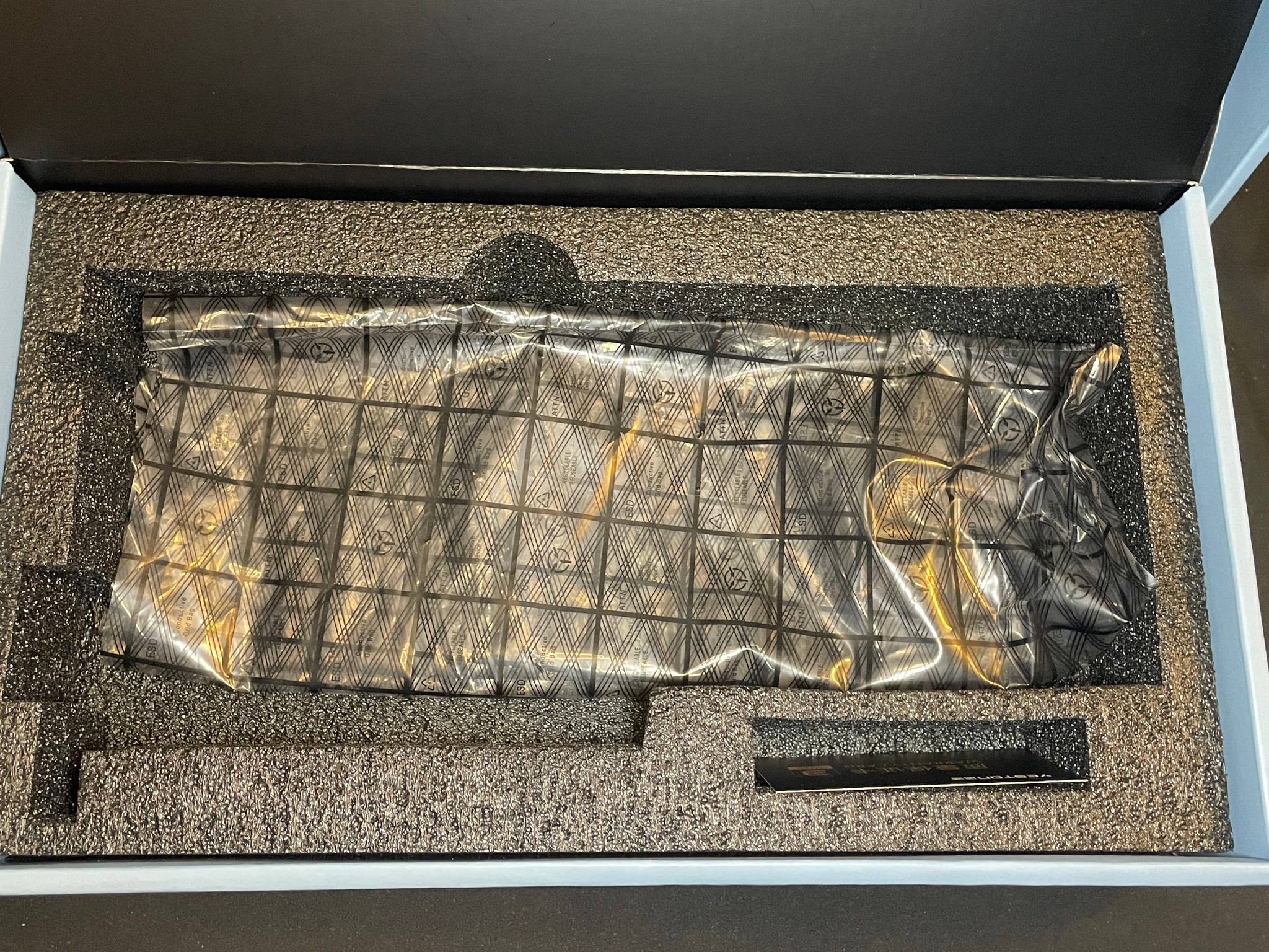 AMD Radeon RX 6750xt Limited Edition Box