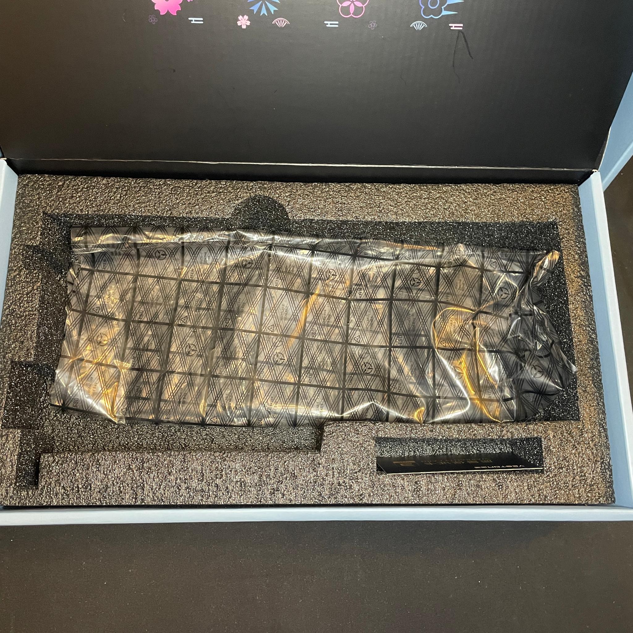 AMD Radeon RX 6750xt Limited Edition Box