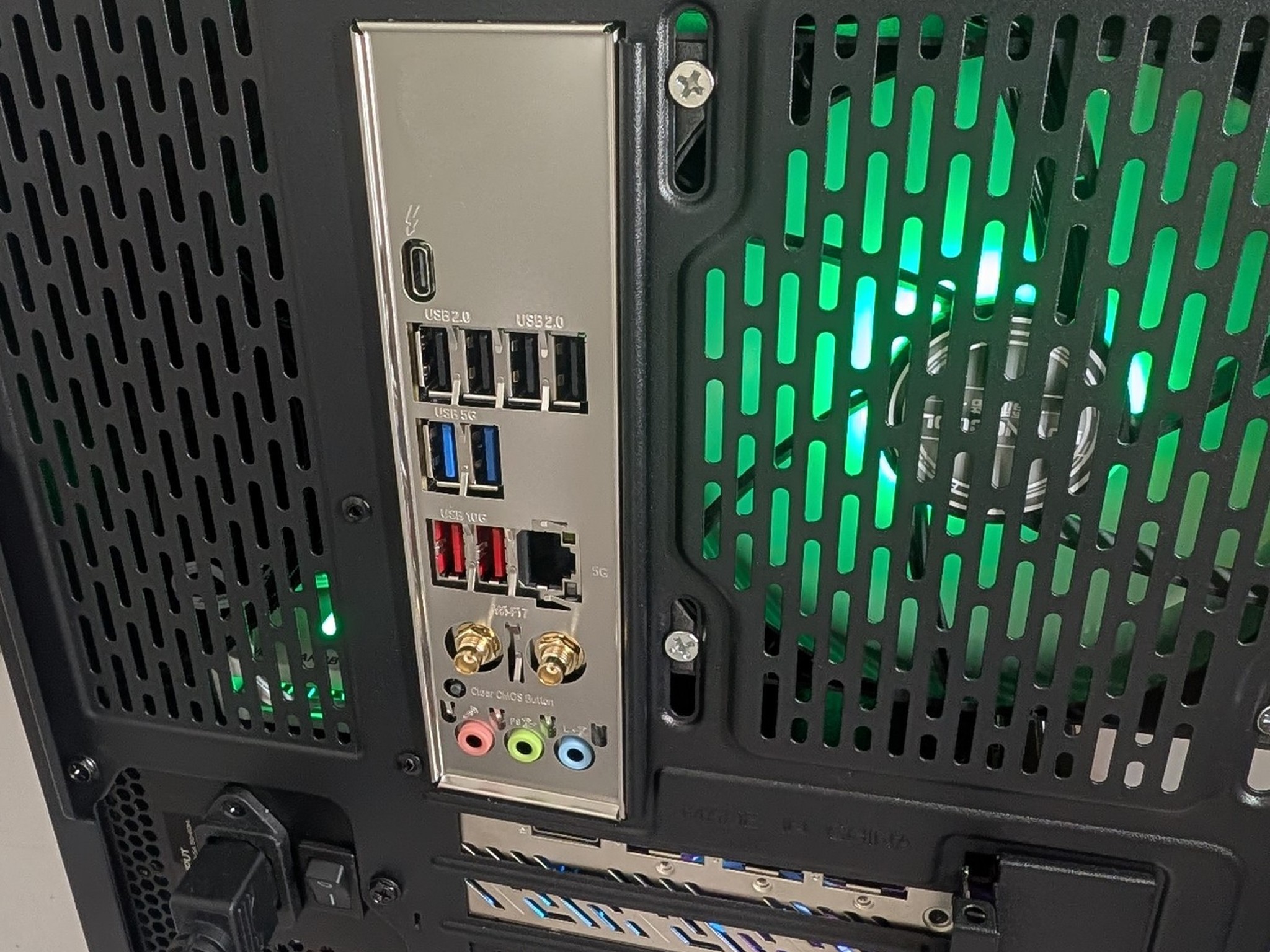 9070XT 16GB | CORE ULTRA 5 245KF | 16GB DDR5 | 1TB NVME | 360MM AIO | 850W 80+ GOLD