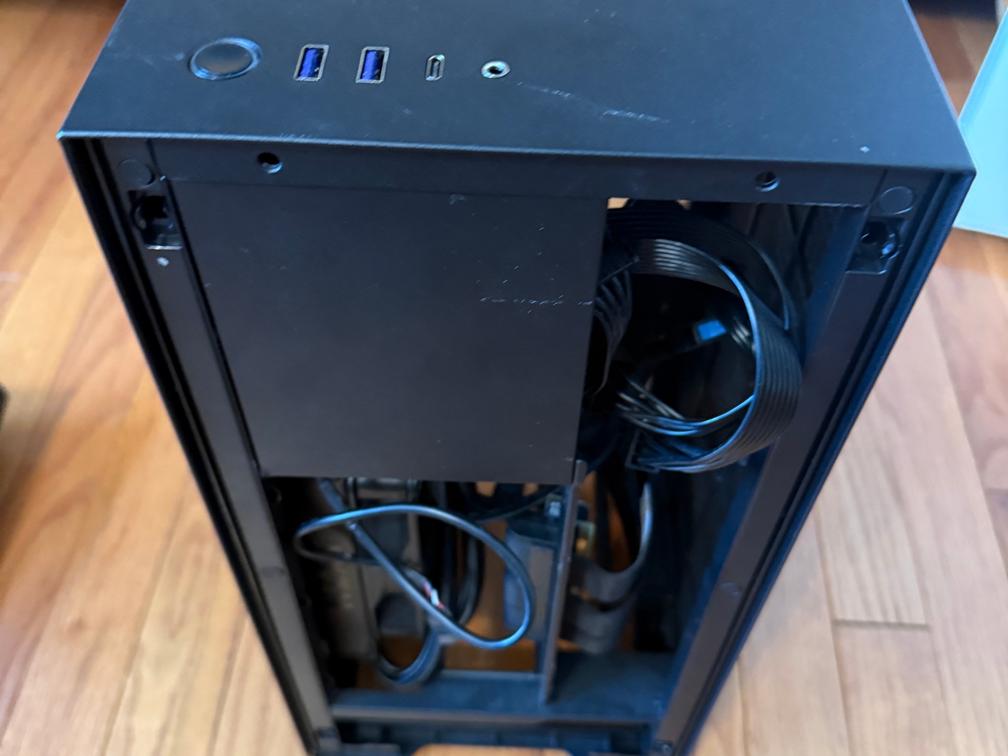 NZXT H1 V1 - Mini-ITX SFF Case (White/Black) with 650W PSU & 140mm AIO