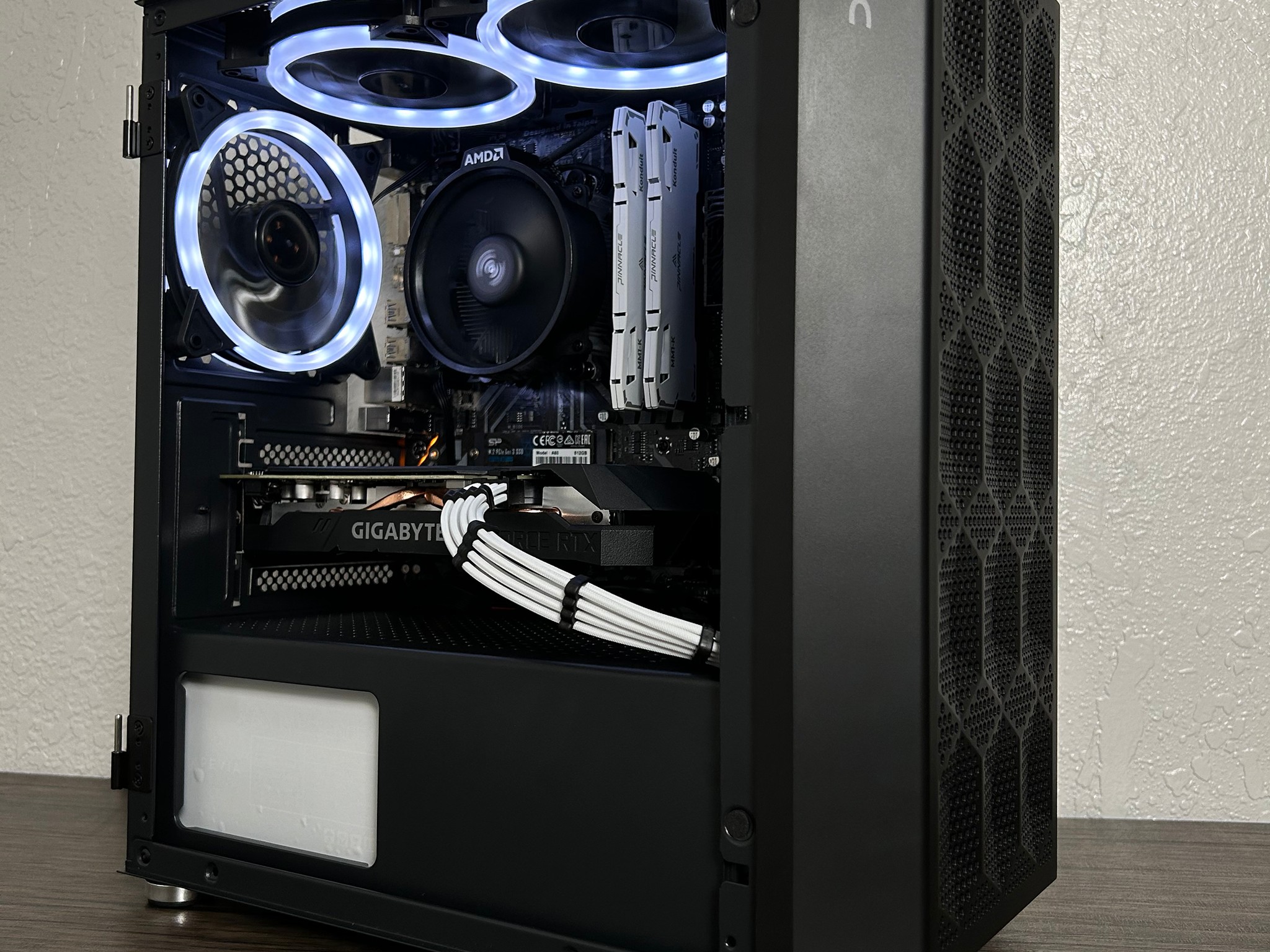 RTX 2060 | Ryzen 5 3600 | 16GB 3600MHz | 512GB NVME