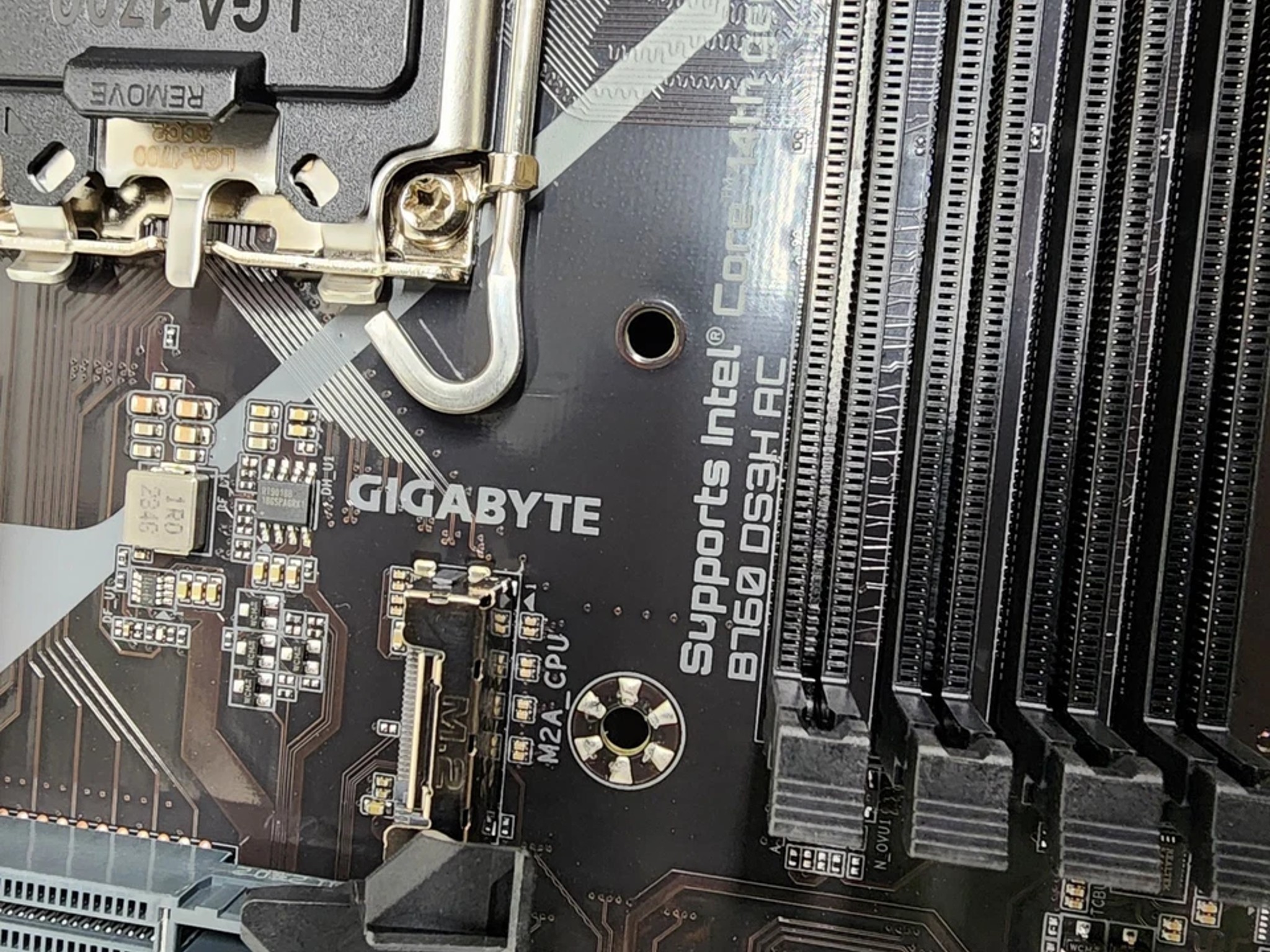 UPDATED BIOS Gigabyte B760 DS3H AC DDR4 WIFI LGA 1700 Motherboard