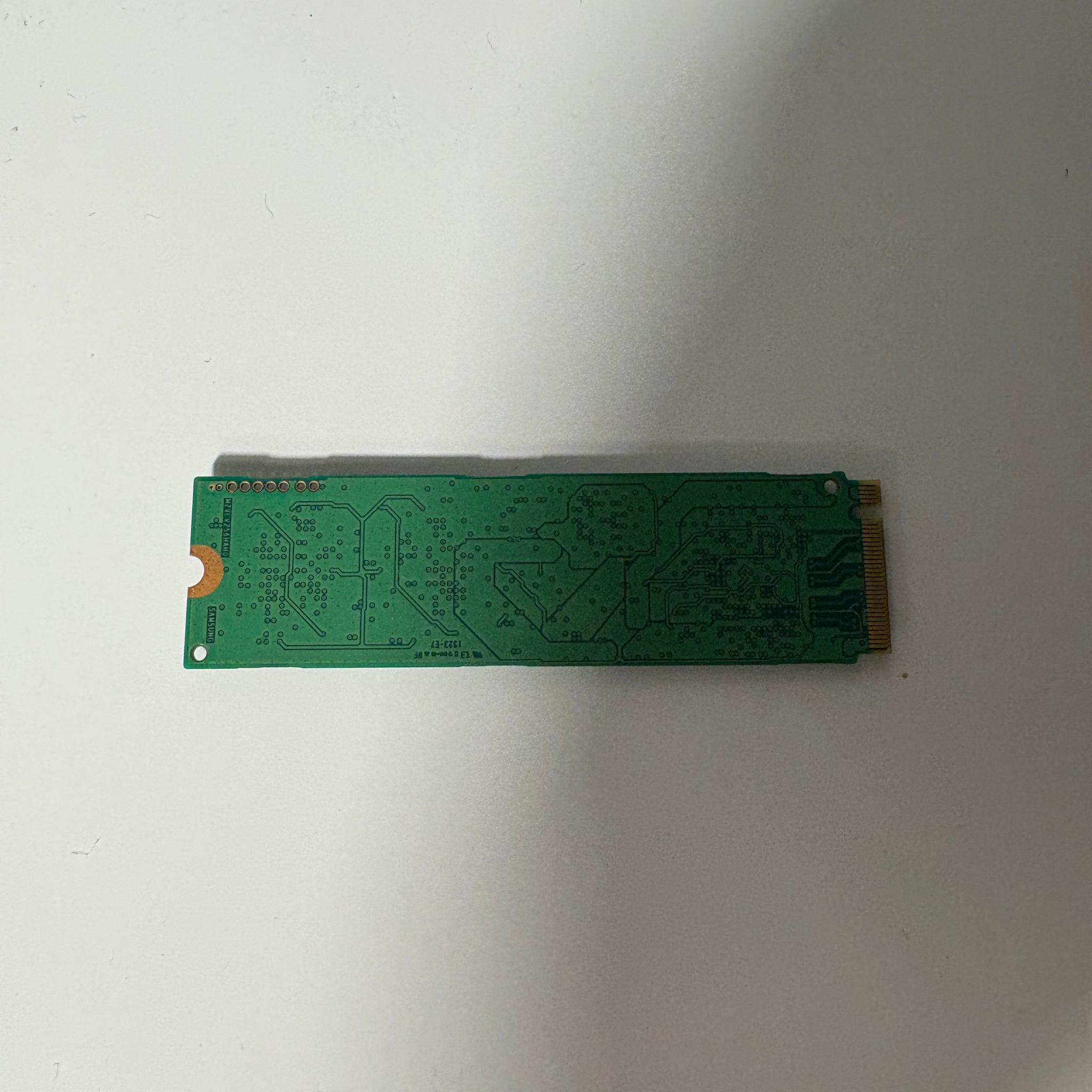 Samsung 256GB SSD - Gen 3.0x4