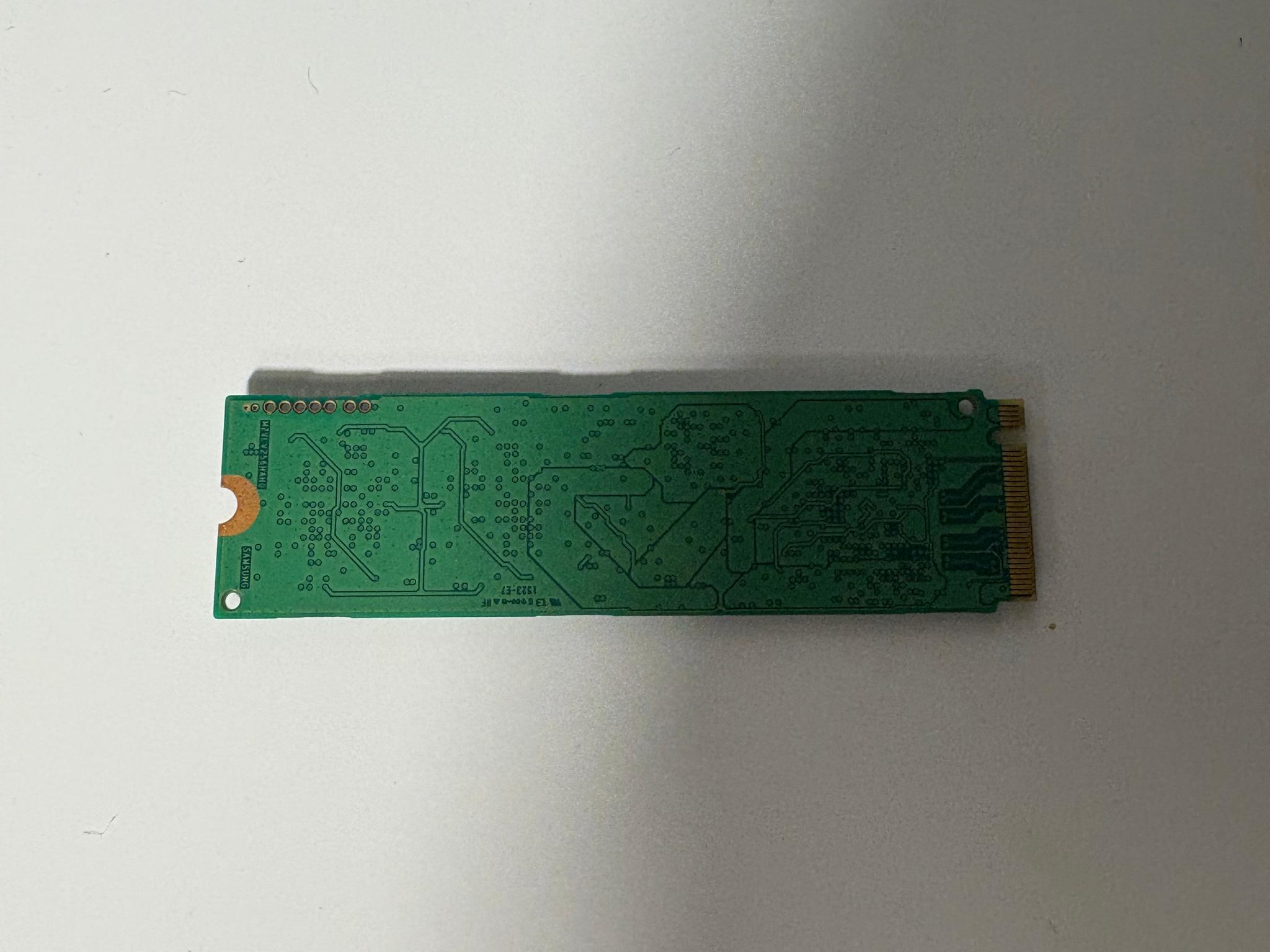 Samsung 256GB SSD - Gen 3.0x4
