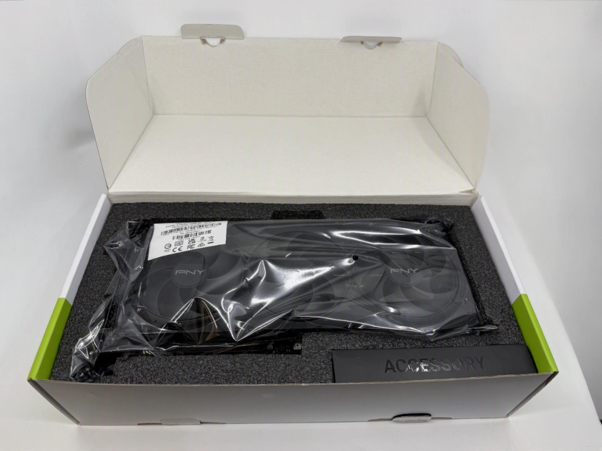 PNY GeForce RTX 5080 Overclocked Triple Fan - Image 3