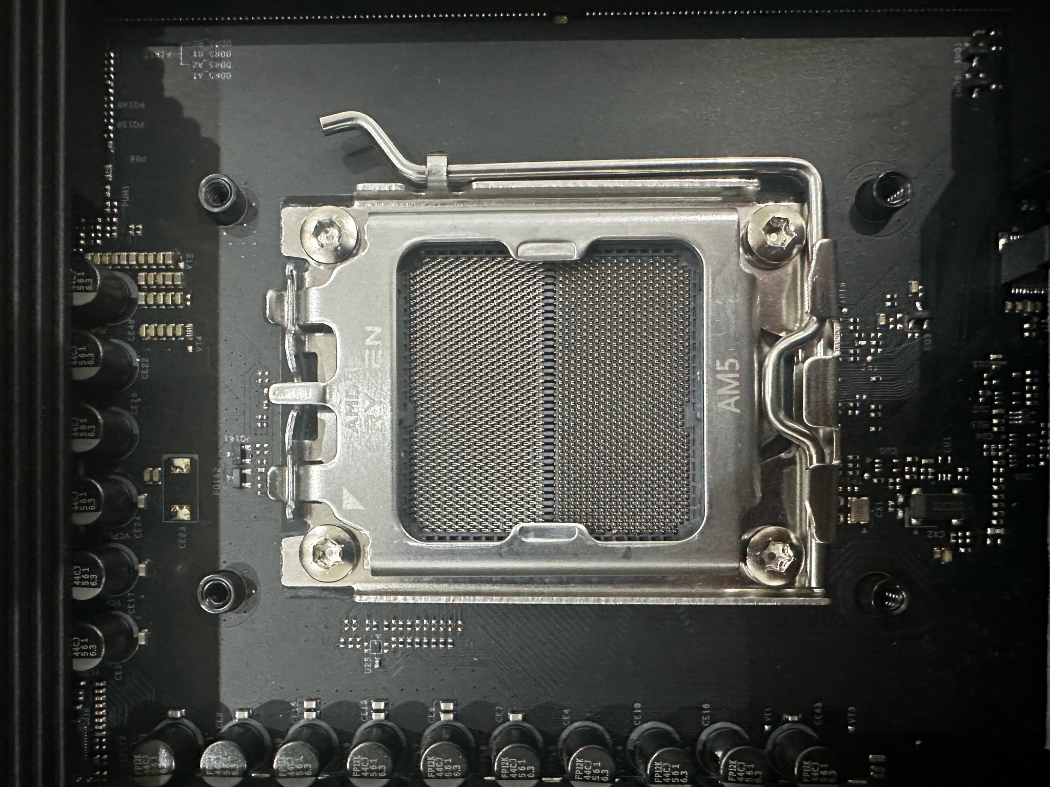 NZXT N7 B650E AM5 ATX Motherboard BLACK (works)