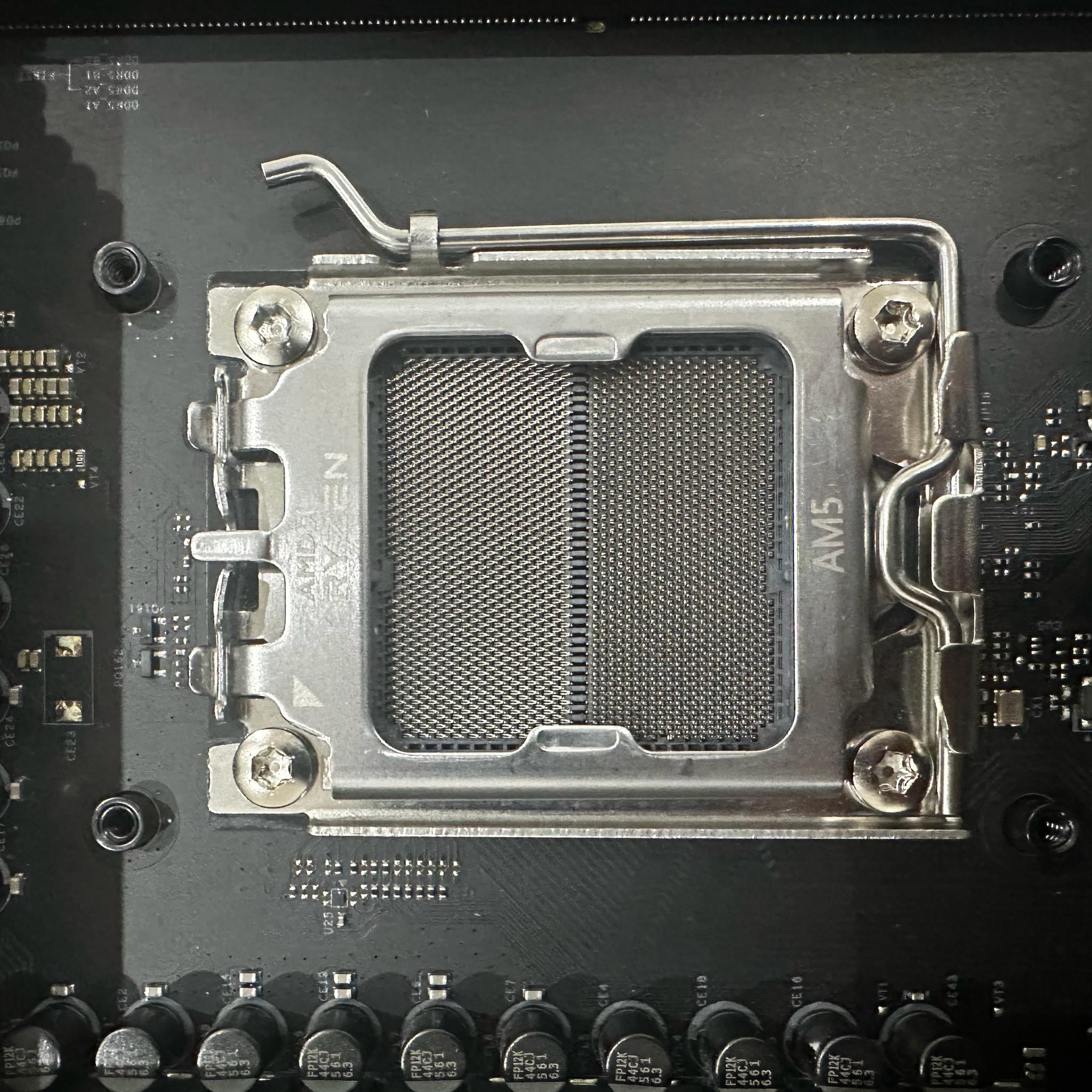 NZXT N7 B650E AM5 ATX Motherboard BLACK (works)