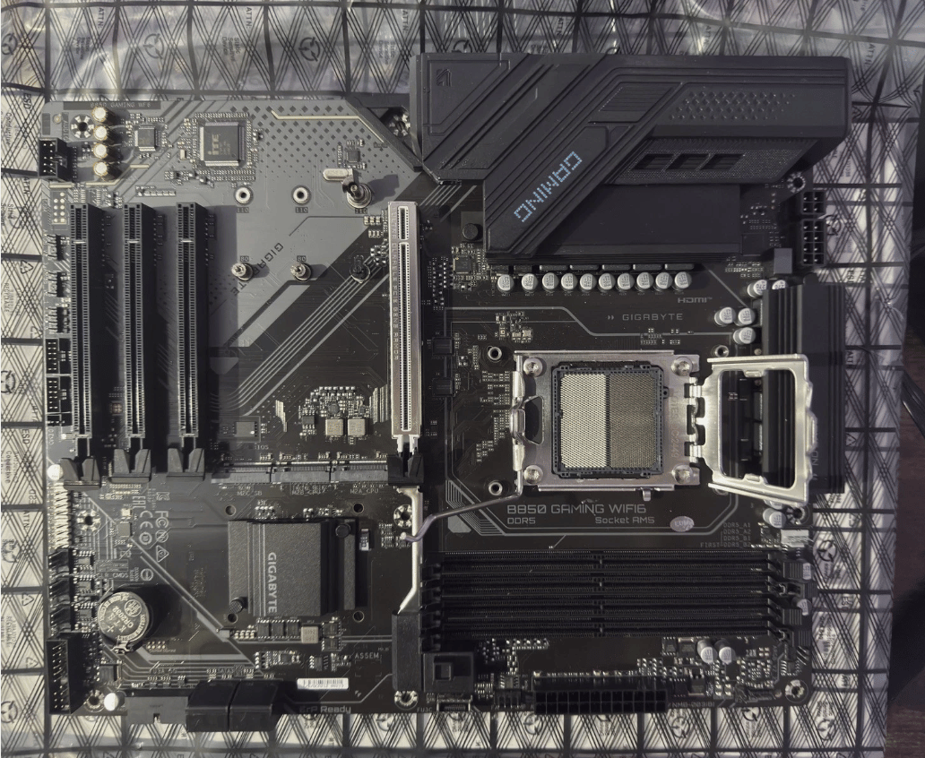 Gigabyte B850 Gaming WiFi 6 Motherboard - AM5 - (Missing I/O Shields)