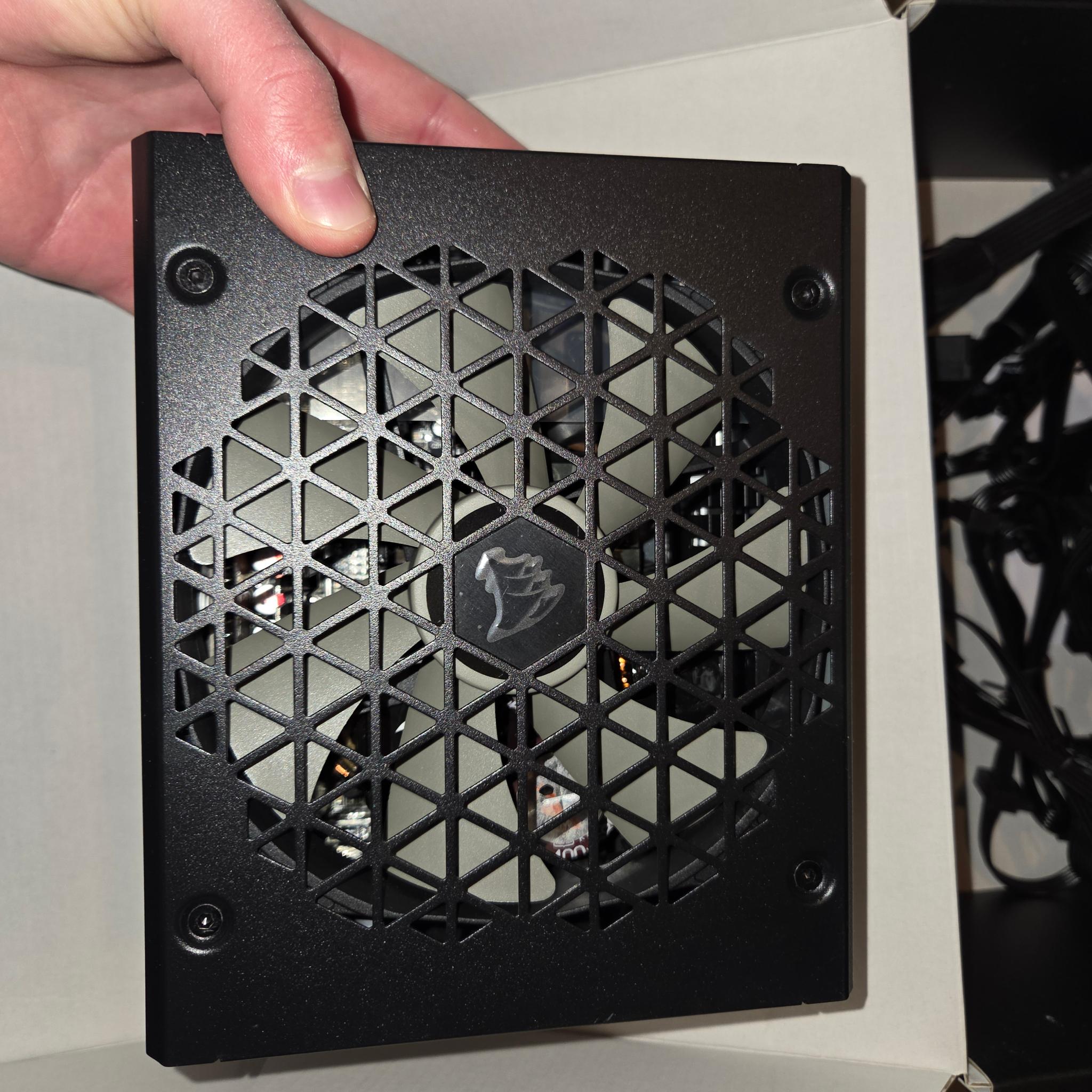 CORSAIR 1200W RMx Shift RM1200x Shift Fully Modular 80PLUS Gold ATX Power Supply
