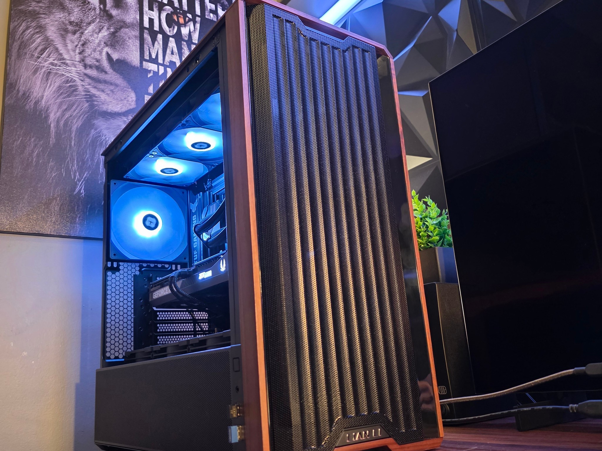 RTX 5070 + RYZEN 7 7700X DDR5 PC
