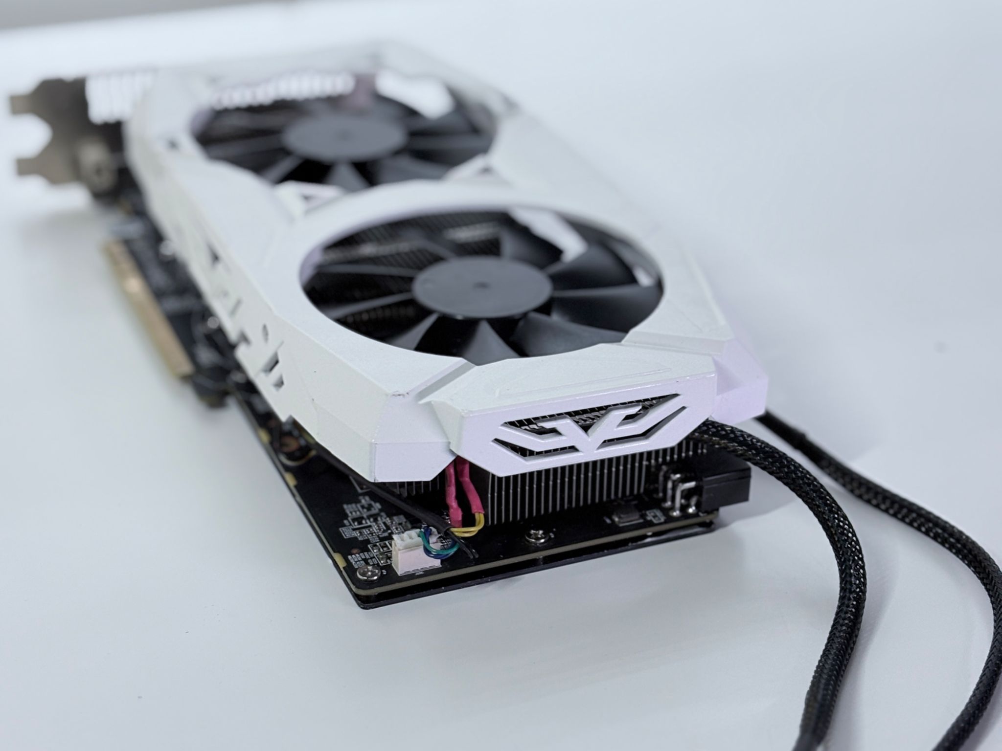 PRICE DROP! White Out PowerColor Rx 590 8gb Red Dragon Modded