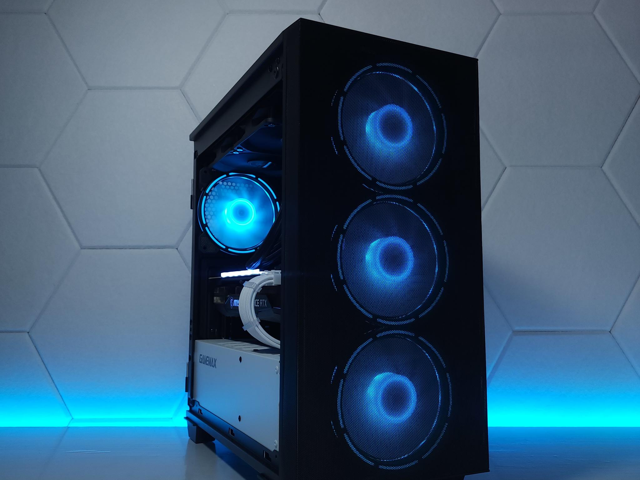 💙🤍 RTX 3070 // Core i5 12400 // 16GB 3600MHz // 1TB NVMe Gen 3