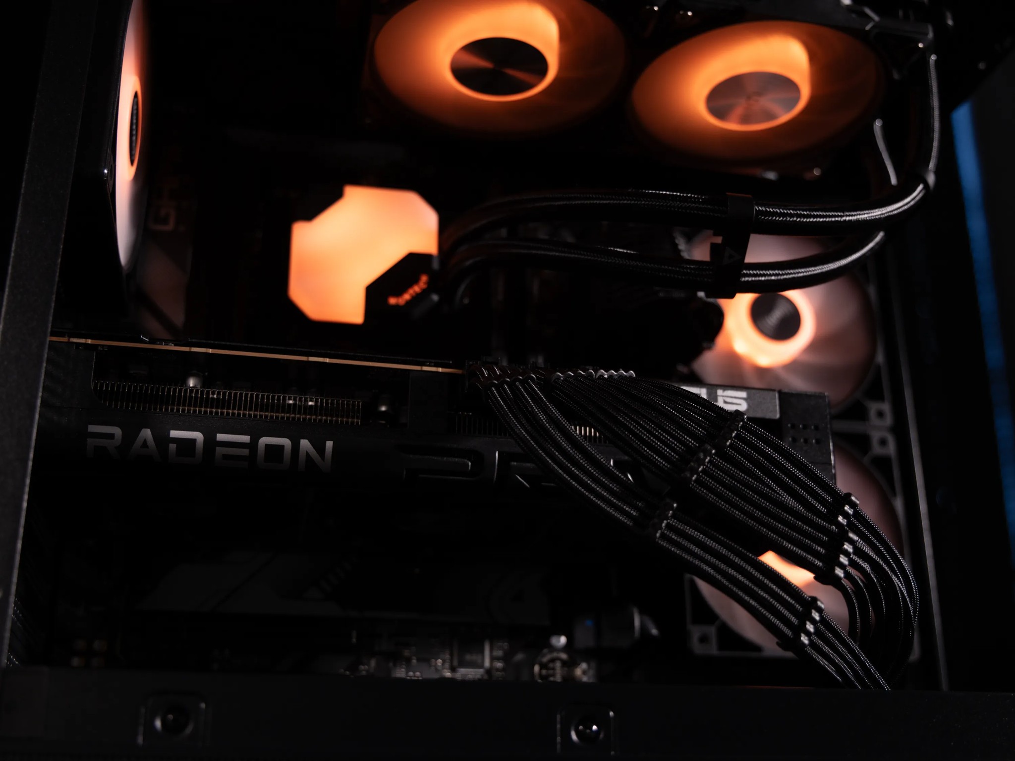 💥 Blitz 💥  RX 9070 XT / AMD R7 9700X / 1TB NVME / 32GB DDR5 RAM / 240 AIO / Windows 11 Pro