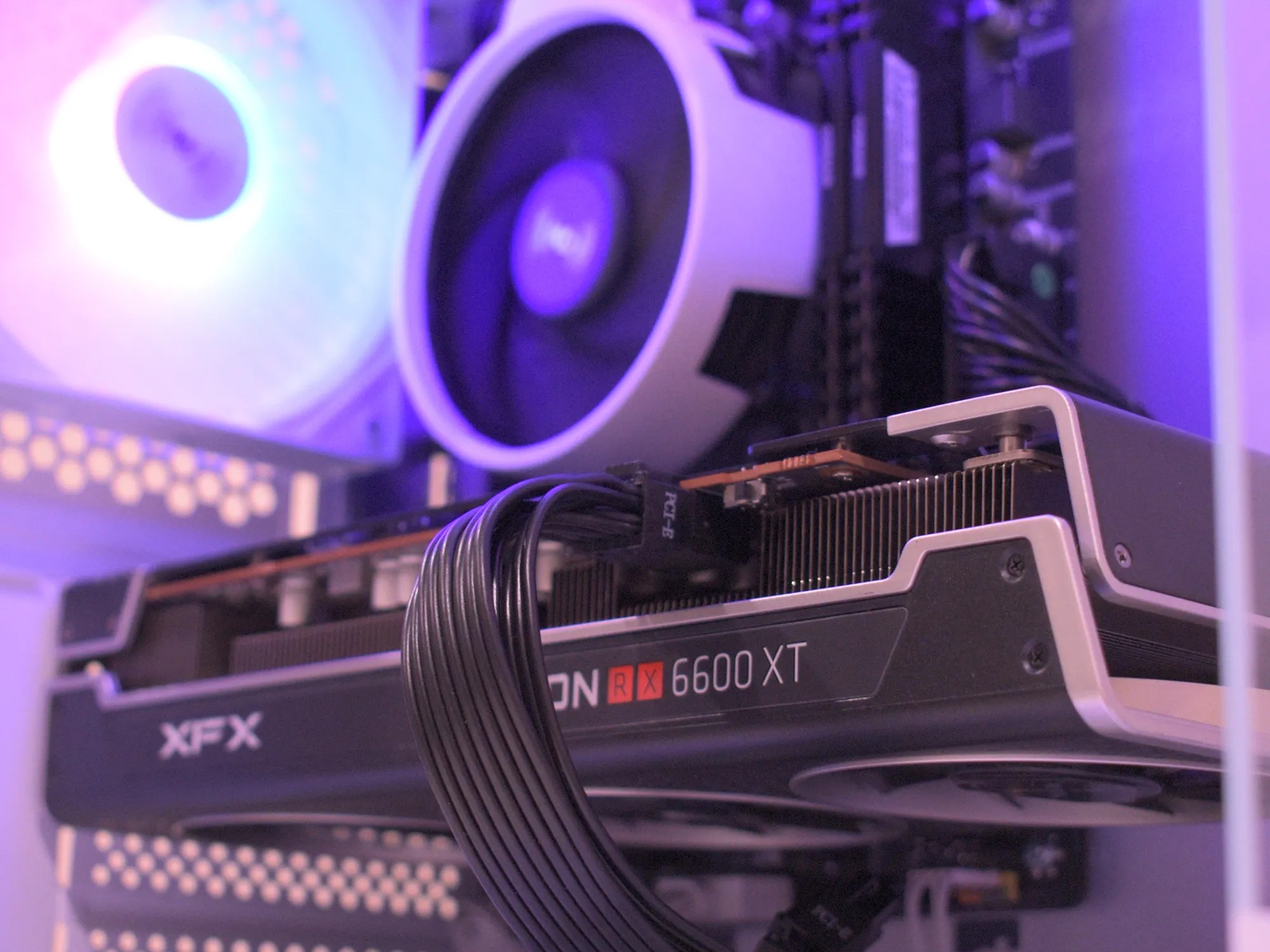 Gaming PC | Ryzen 5 3600 | RX 6600XT 8GB | 16GB DDR4 | 1TB nVME SSD | 1080p White Gaming PC RGB
