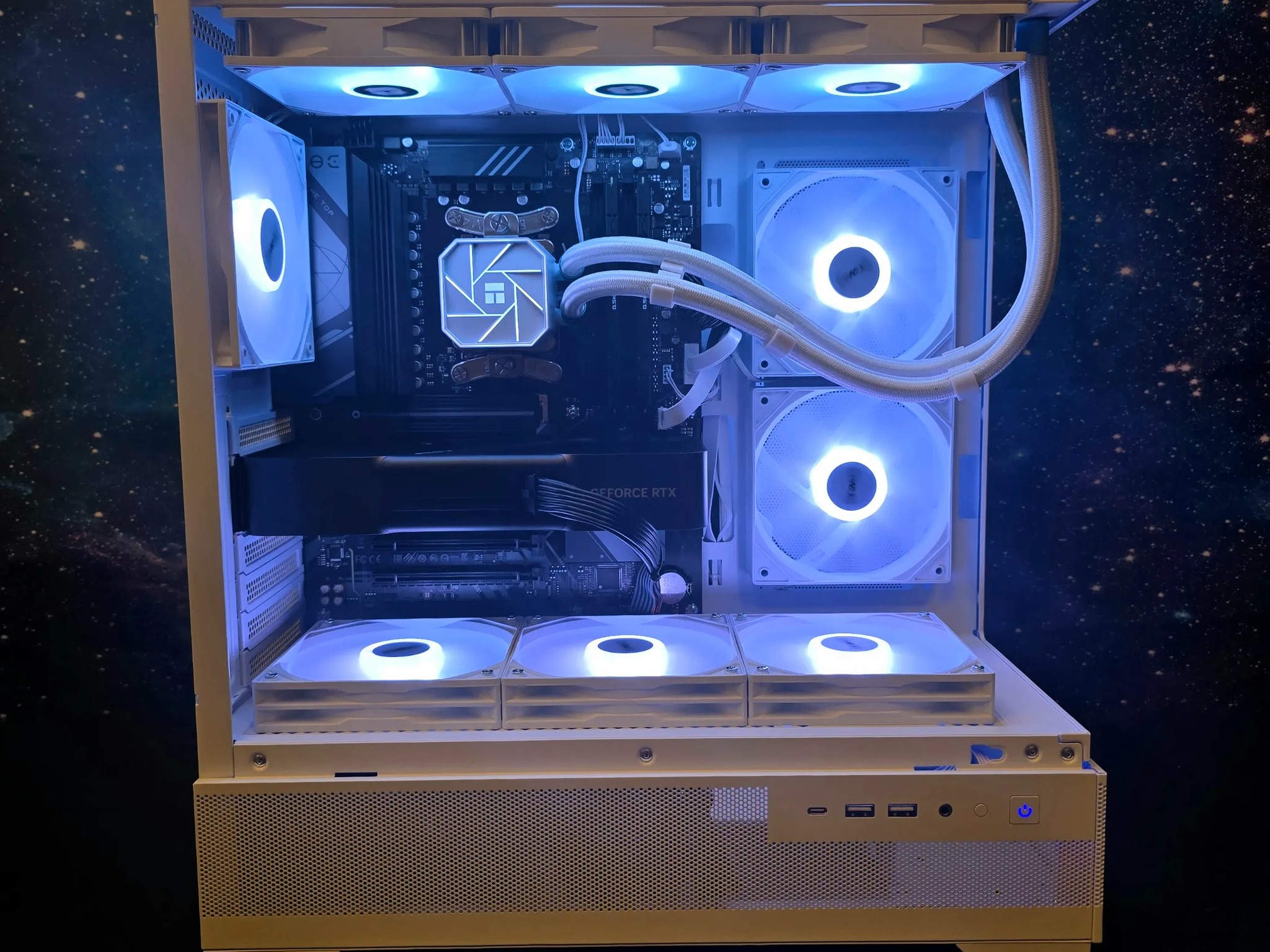 🚀 1440P ALL NEW CUSTOM AM5 PC | RTX 5070 FE | RYZEN 7 7700x | 2TB SSD | 32GB DDR5 6000MHZ CL32 🚀