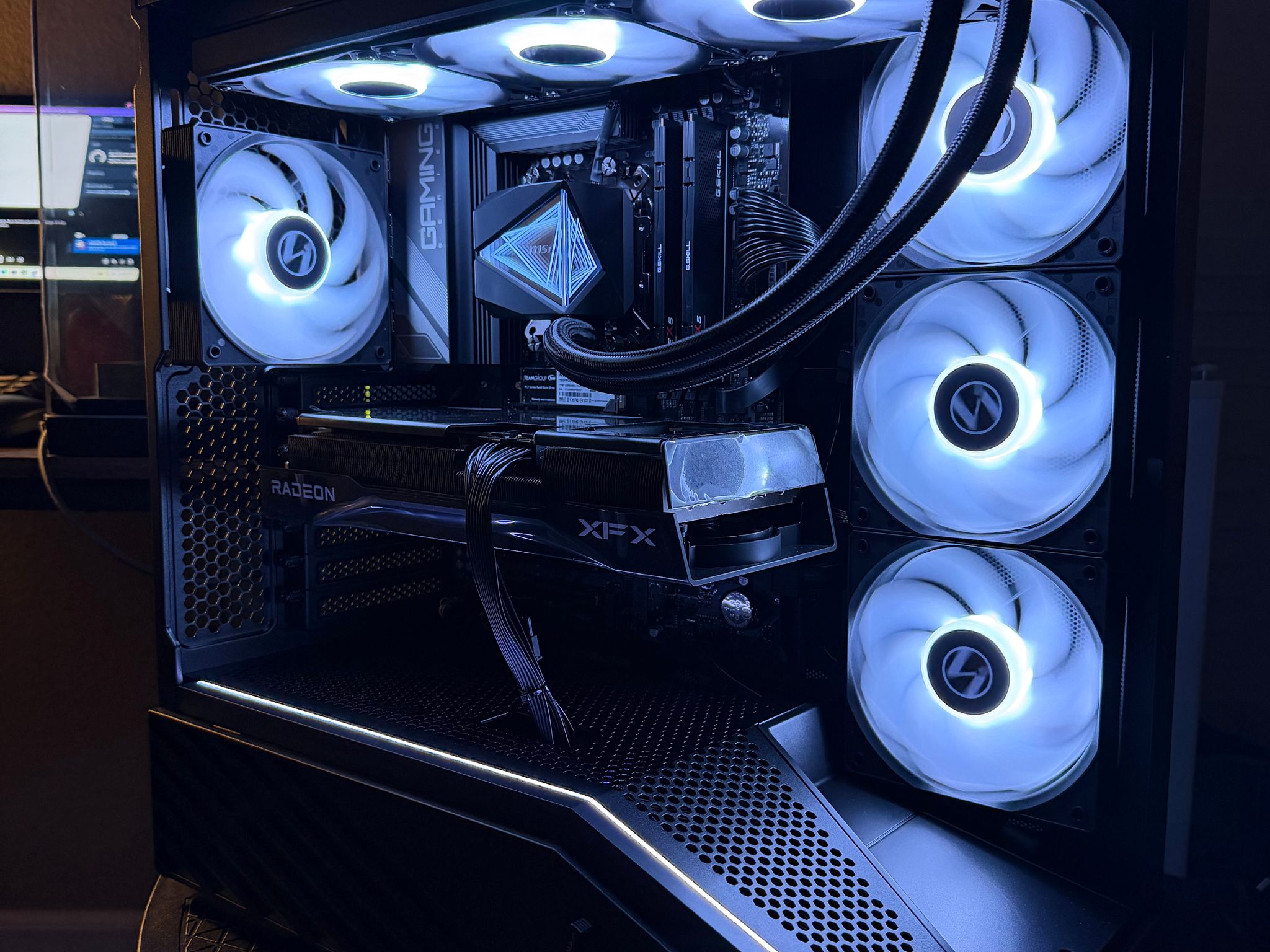 🔥 ALL NEW | Ryzen 7 7800X3D | XFX RX 9070 GRE 12GB | 32GB DDR5-6000 CL30 | 360MM AIO | WIN 11 PRO