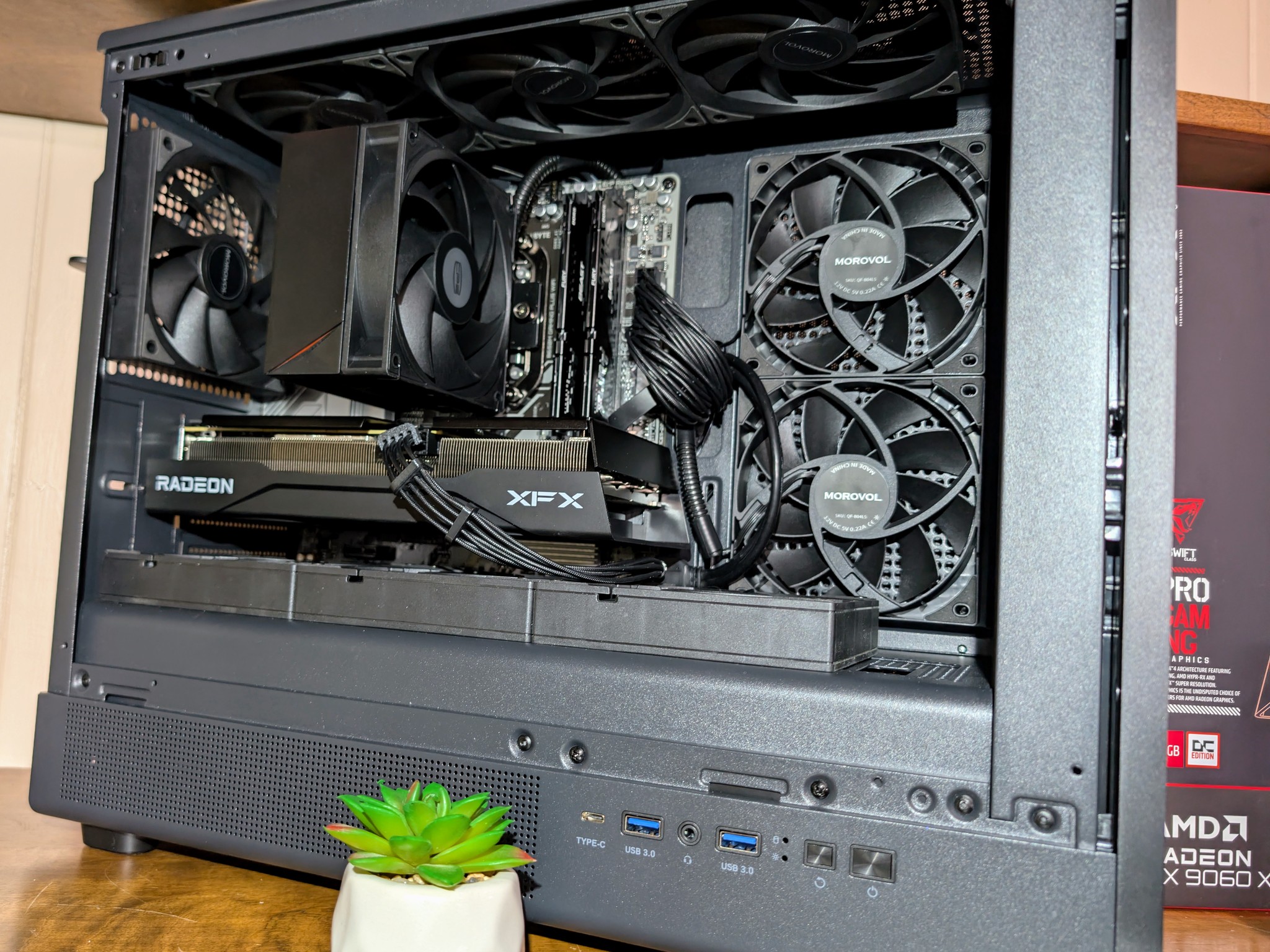 🪵 MODERN WOODEN STEALTH: RYZEN 5 7600X3D + 32GB DDR5 6000MT CL36 + RX 9060 XT 16GB 🪵