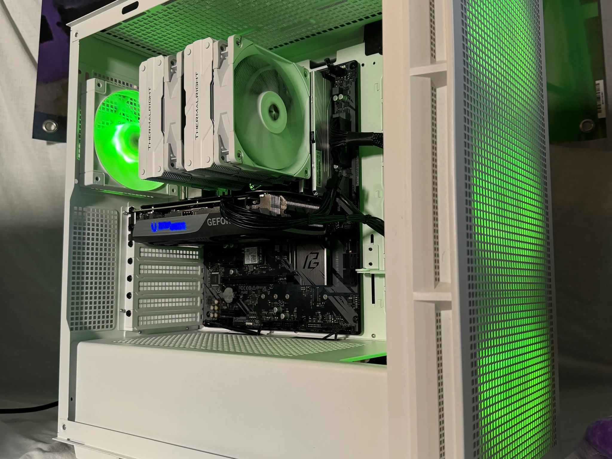RTX 4070 | Ryzen 5800X3D | 32GB DDR4 | 1TB SSD | Gaming PC